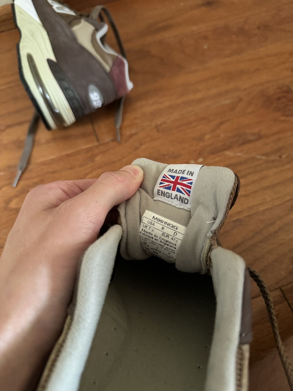 New Balance NEW BALANCE 991NGG Made In England Size US 8 / EU 41 - 7 Thumbnail
