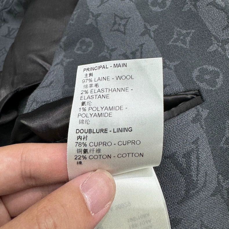 Louis Vuitton louis vuitton Love Embroidered Suit 2501-Nextarrow Size 48R - 7 Thumbnail
