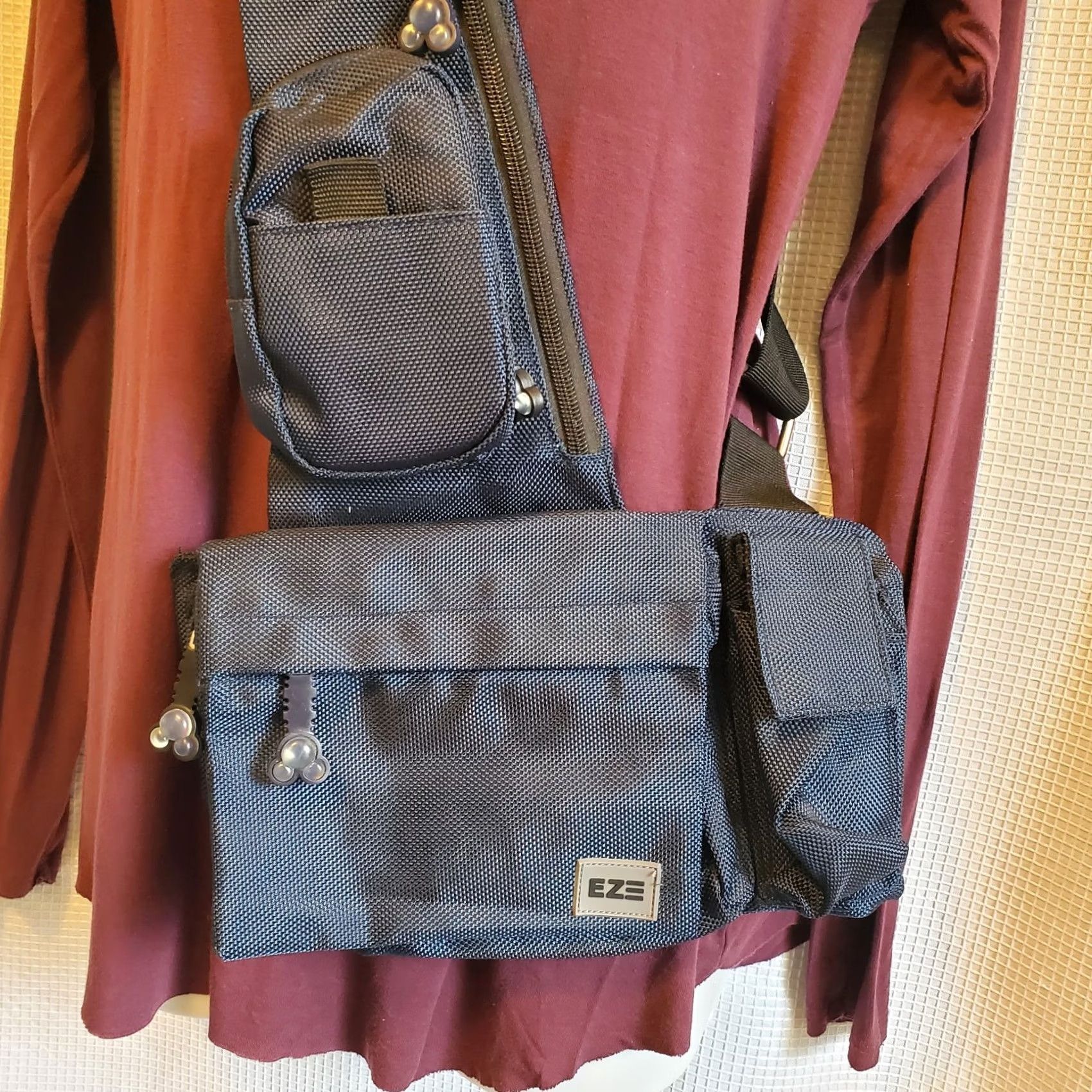 Vintage VINTAGE: No -> (excluded as not applicable) EZ crossbody Camera Travel Bag Navy Blue Mickey Mouse Zipper Pulls Resort Parks Size ONE SIZE - 2 Thumbnail