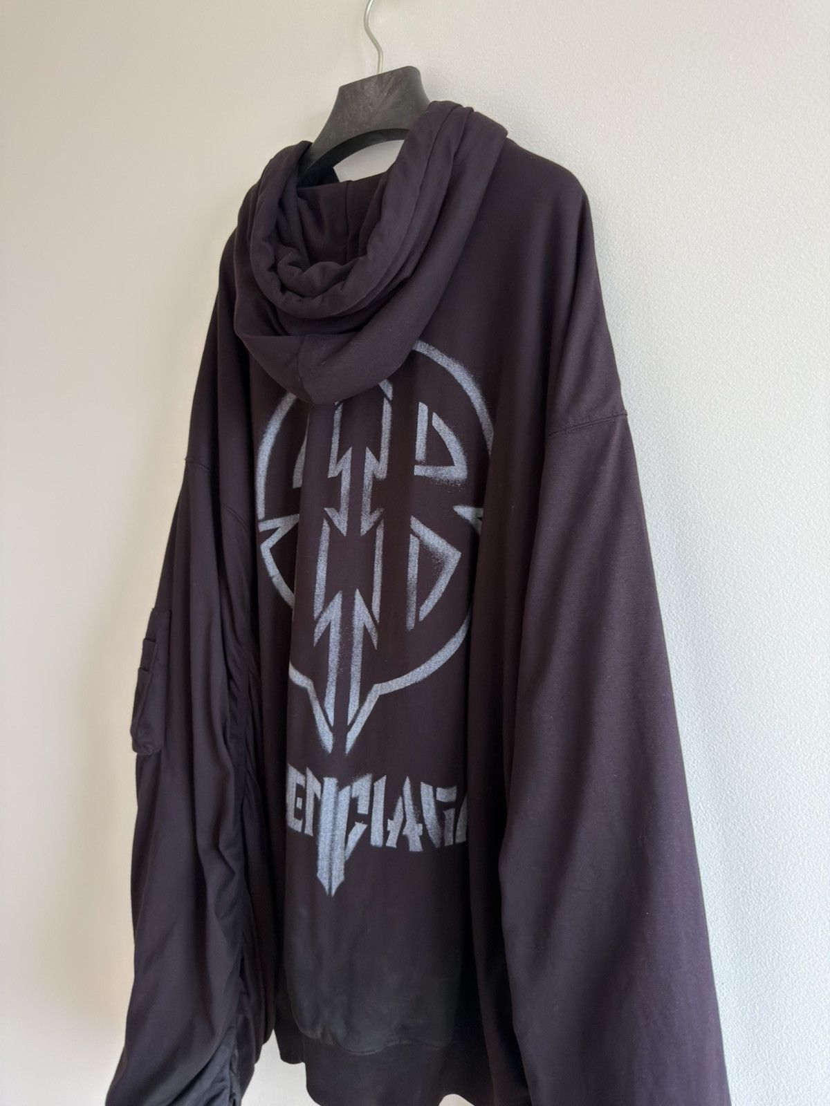 Balenciaga BALENCIAGA DEMNA METAL BB STENCIL HOOD JACKET SWEATER Size US S / EU 44-46 / 1 - 2 Thumbnail