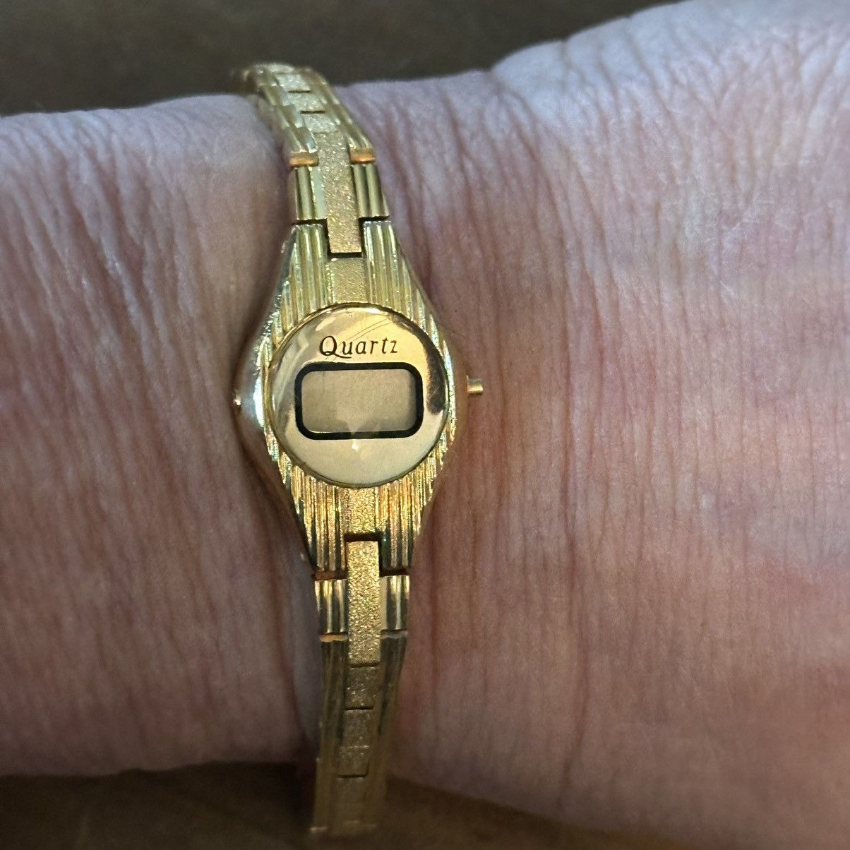Vintage Vintage Quartz gold tone digital watch Size ONE SIZE - 3 Thumbnail