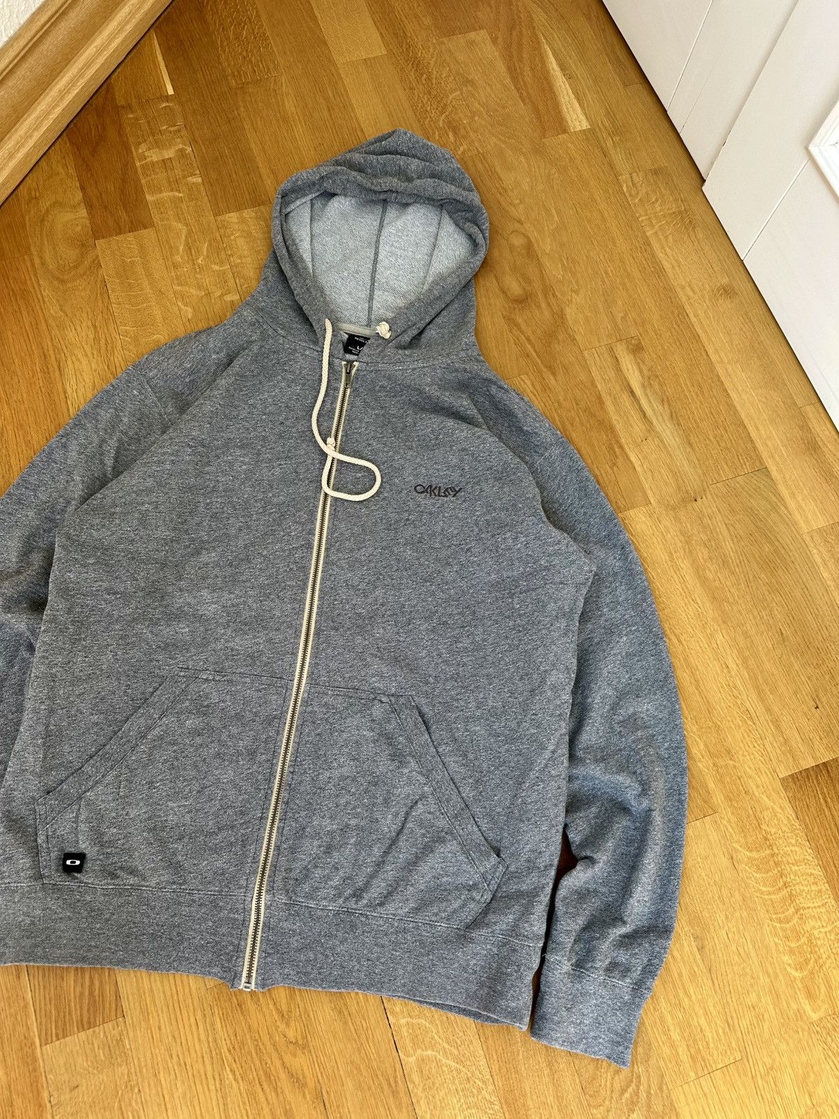 Oakley Vintage Oakley Hoodie Gray Logo Streetwear Fit Size US L / EU 52-54 / 3 - 3 Thumbnail