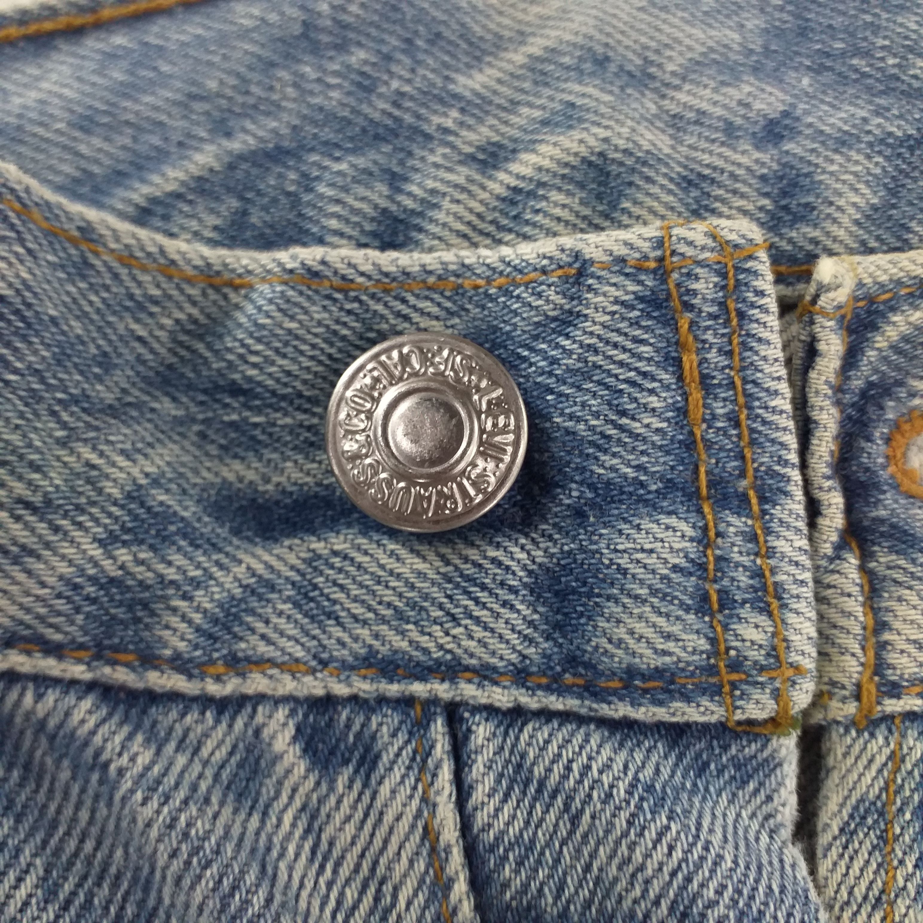 Levi's 90's Levi's 501 Vintage Clothing Distressed 31 x 29.5 -JN029 Size US 31 - 13 Thumbnail