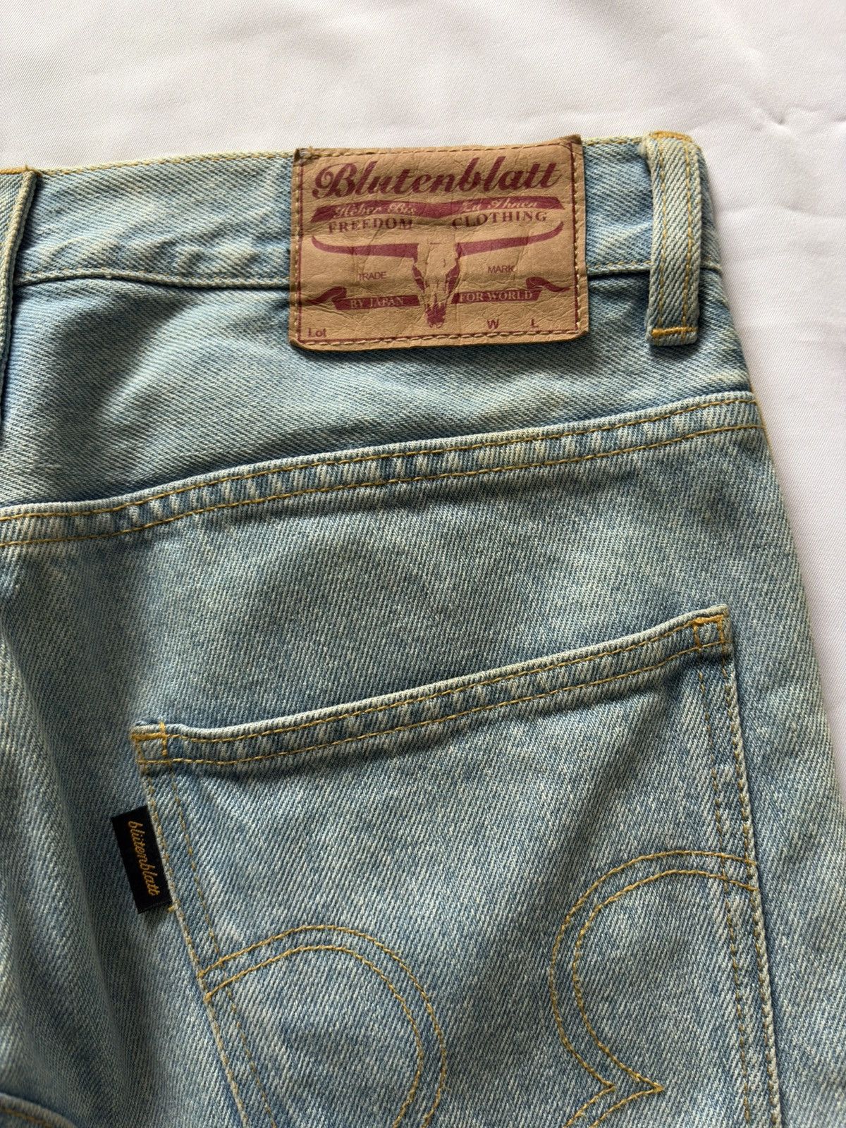 Japanese Brand BLUTENBLATT FLARE DISTRESSED JEANS Size US 30 / EU 46 - 7 Thumbnail
