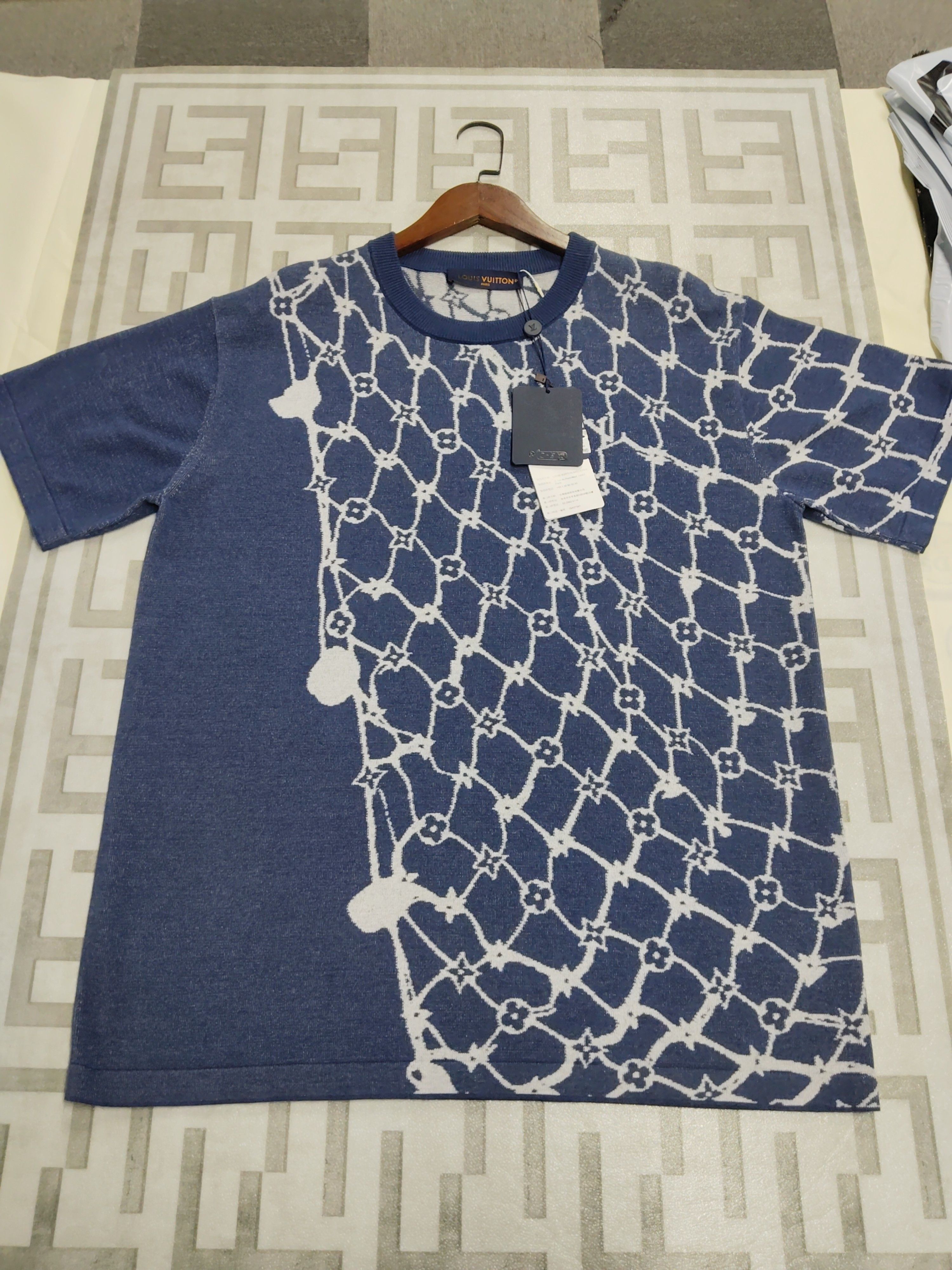 Louis Vuitton Louis Vuitton Monogram Net T-Shirt Size XL Size US XL / EU 56 / 4 - 1 Thumbnail