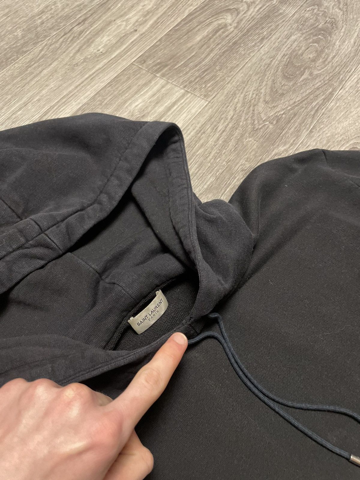 Saint Laurent Paris 2018 Saint Laurent Paris Black Center Logo Hoodie Size US L / EU 52-54 / 3 - 10 Thumbnail