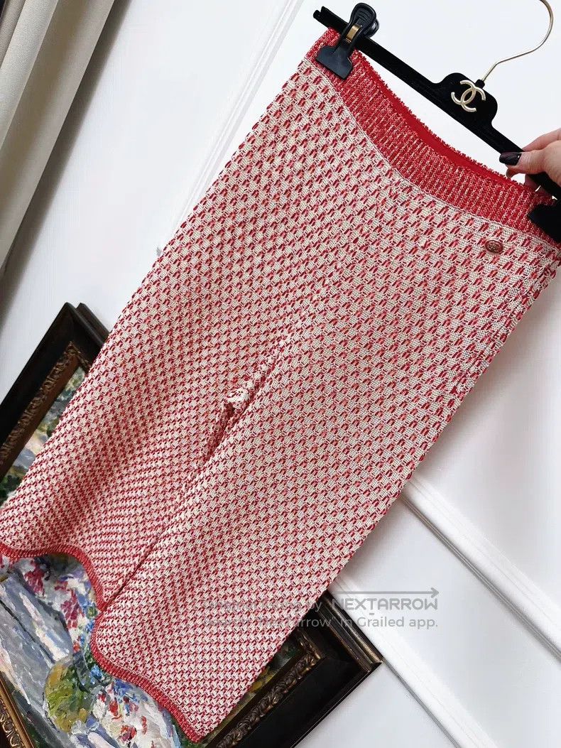 Chanel Chanel 17P red and white knitted trousers and wide-leg tro Size 42" / US 20 - 3 Thumbnail