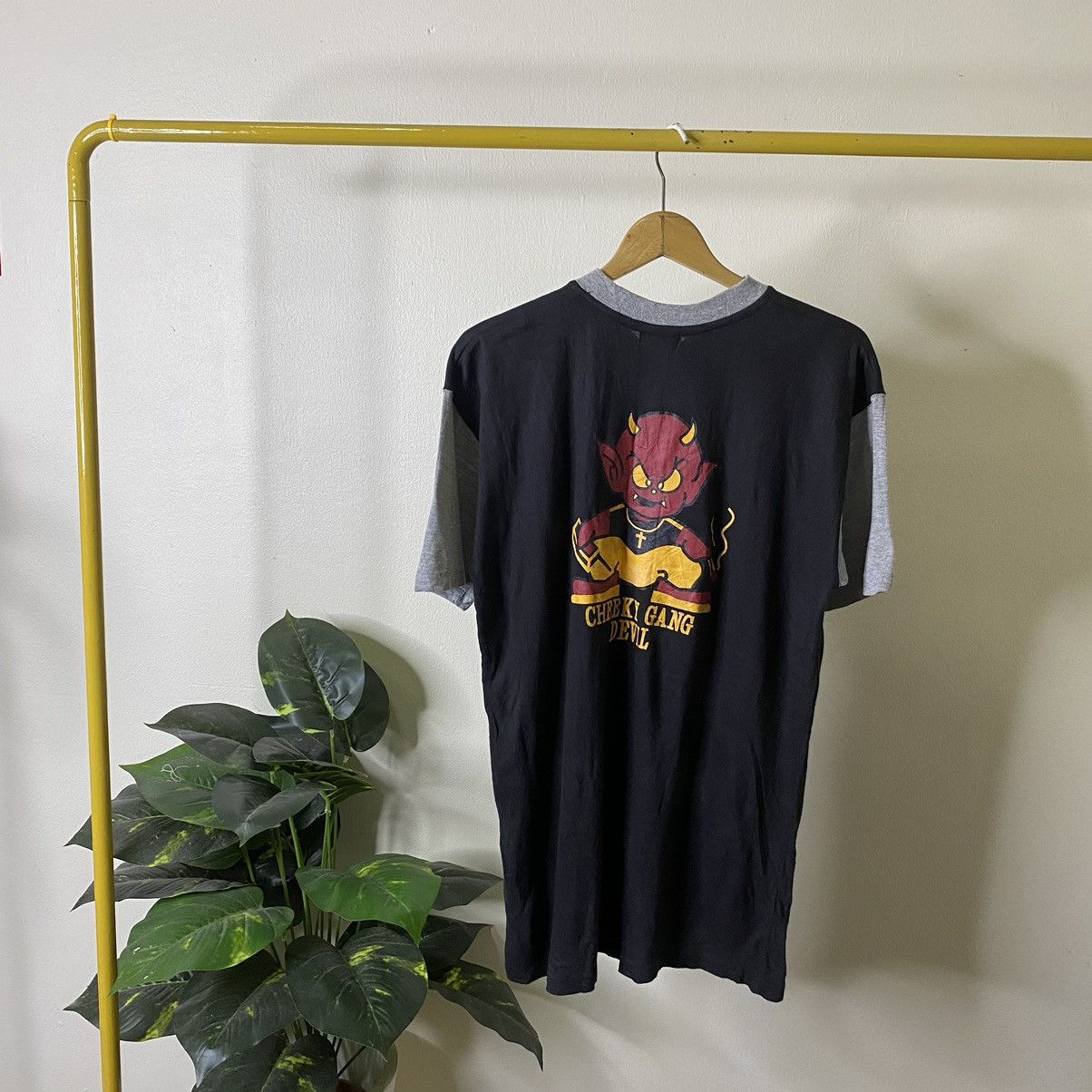 Japanese Brand Vintage 1990s Cheeky Gang Devil Satanic Streetwear Tee Size US M / EU 48-50 / 2 - 1 Thumbnail