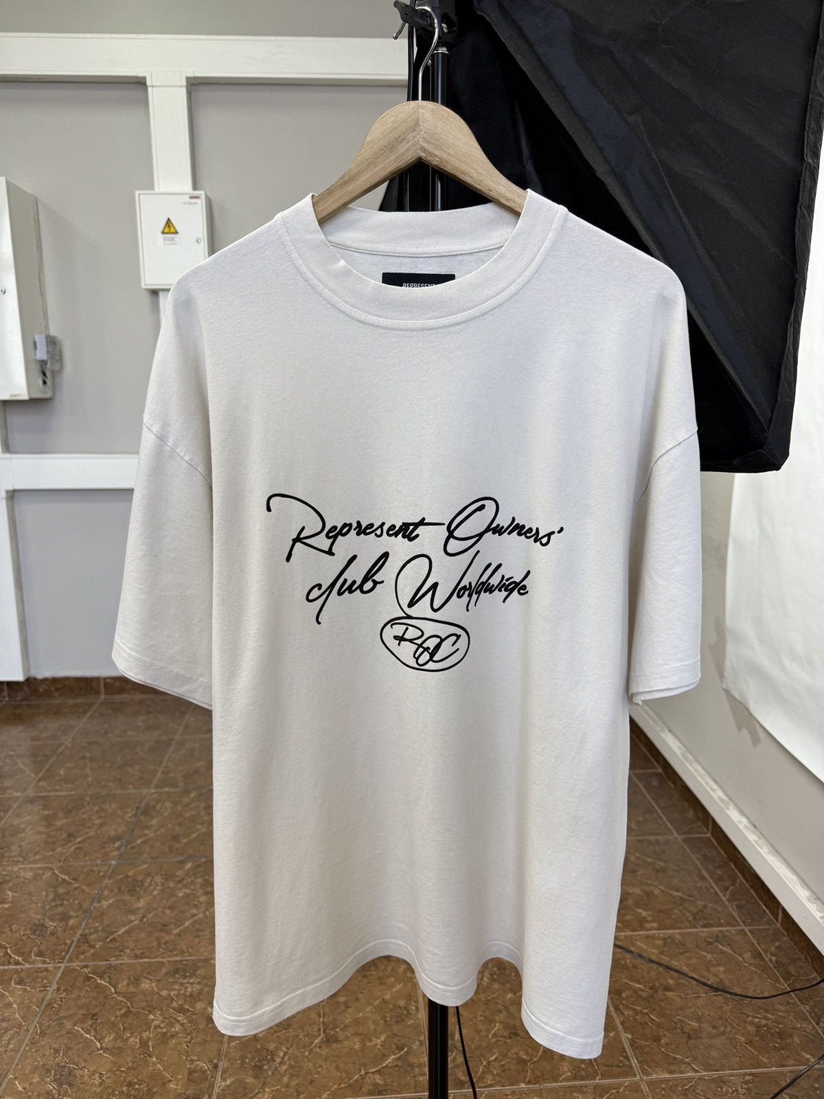 Represent Clo. 🇺🇸 Y2K Represent Owners Club Worldwide T-Shirt Rare Retro Size US XL / EU 56 / 4 - 1 Thumbnail