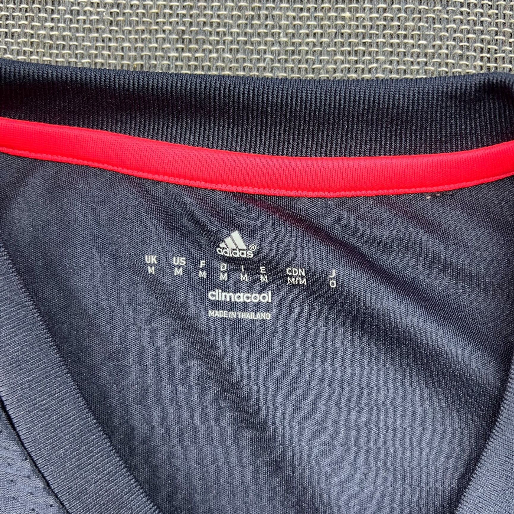 Adidas Bayern Munich 2015 2016 Third Mens Football Jersey Medium Adidas Shirt Size US M / EU 48-50 / 2 - 7 Thumbnail