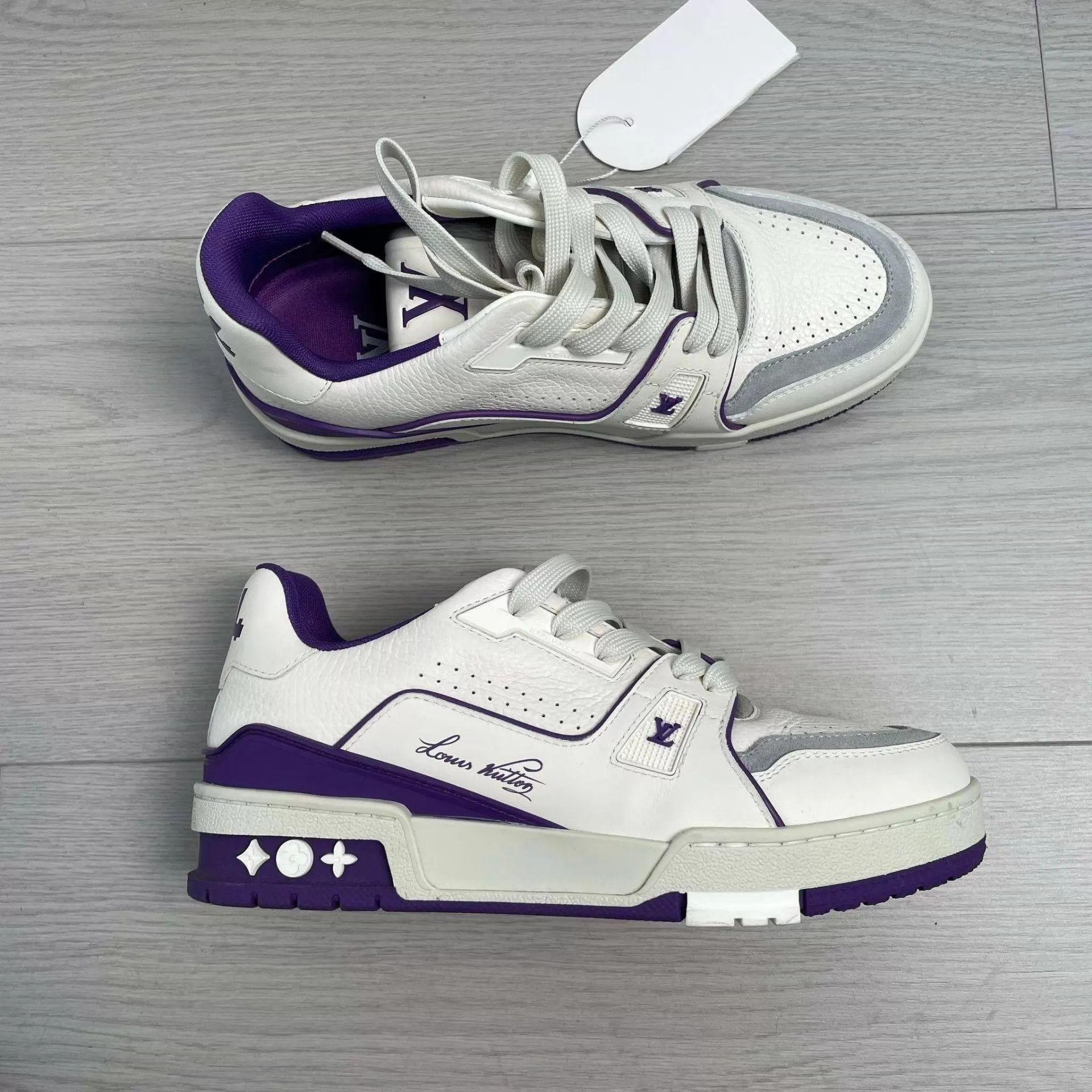 Louis Vuitton LV leather sneakers white purple 36 Size US 5.5 / IT 35.5 - 2 Thumbnail
