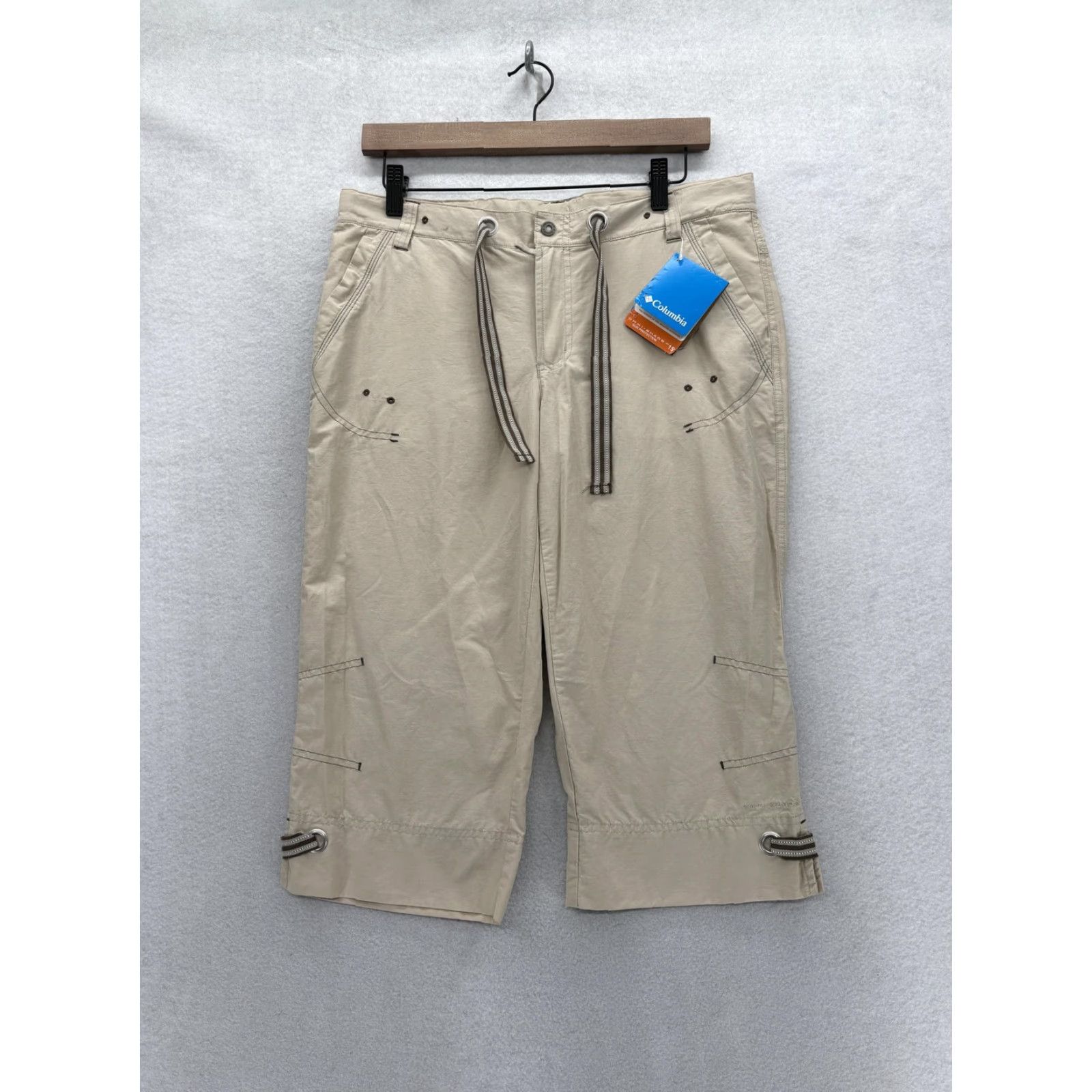 Vintage Columbia Capri Pants Womens S Beige Cotton Nylon NWT Casual Travel Workwear Pockets Drawstring Front Flat Front 18in Inseam Capris Size 28" / US 6 / IT 42 - 2 Thumbnail
