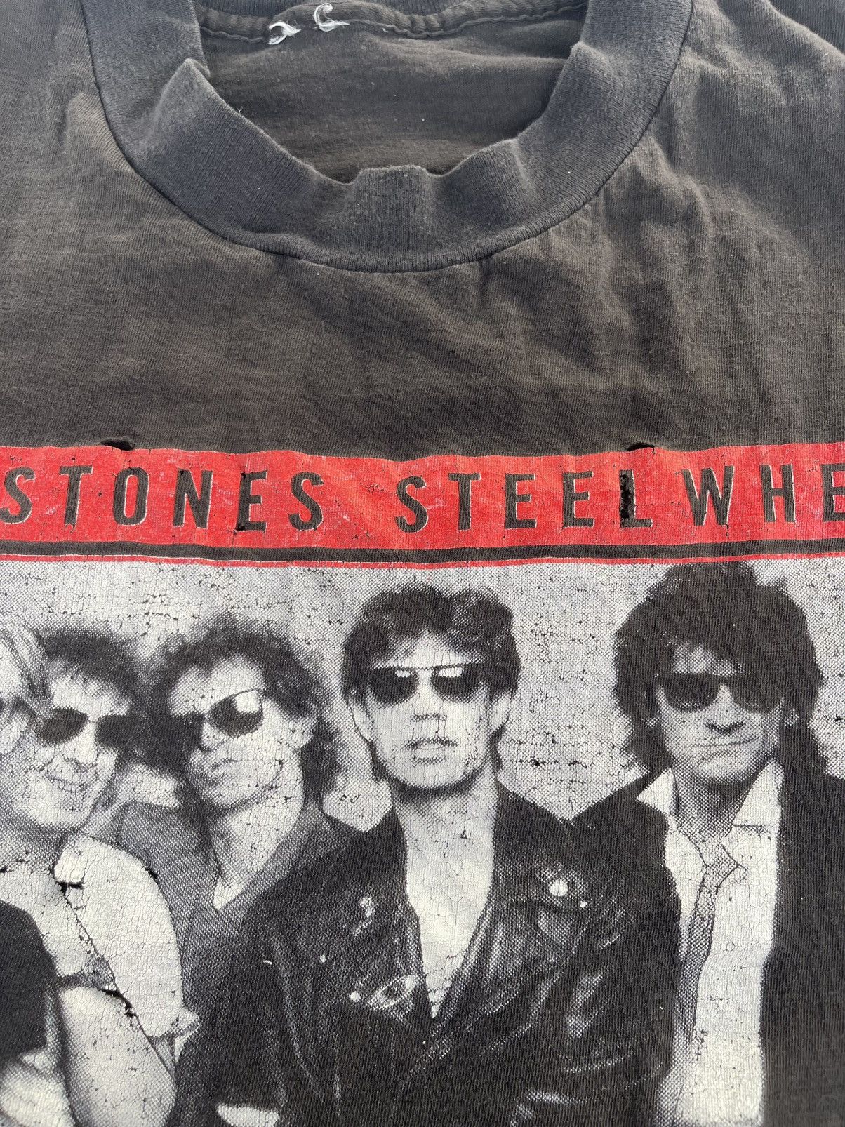 Band Tees Thrashed 1990 Vintage Rolling Stones Distressed Shirt Tee Size US M / EU 48-50 / 2 - 8 Thumbnail