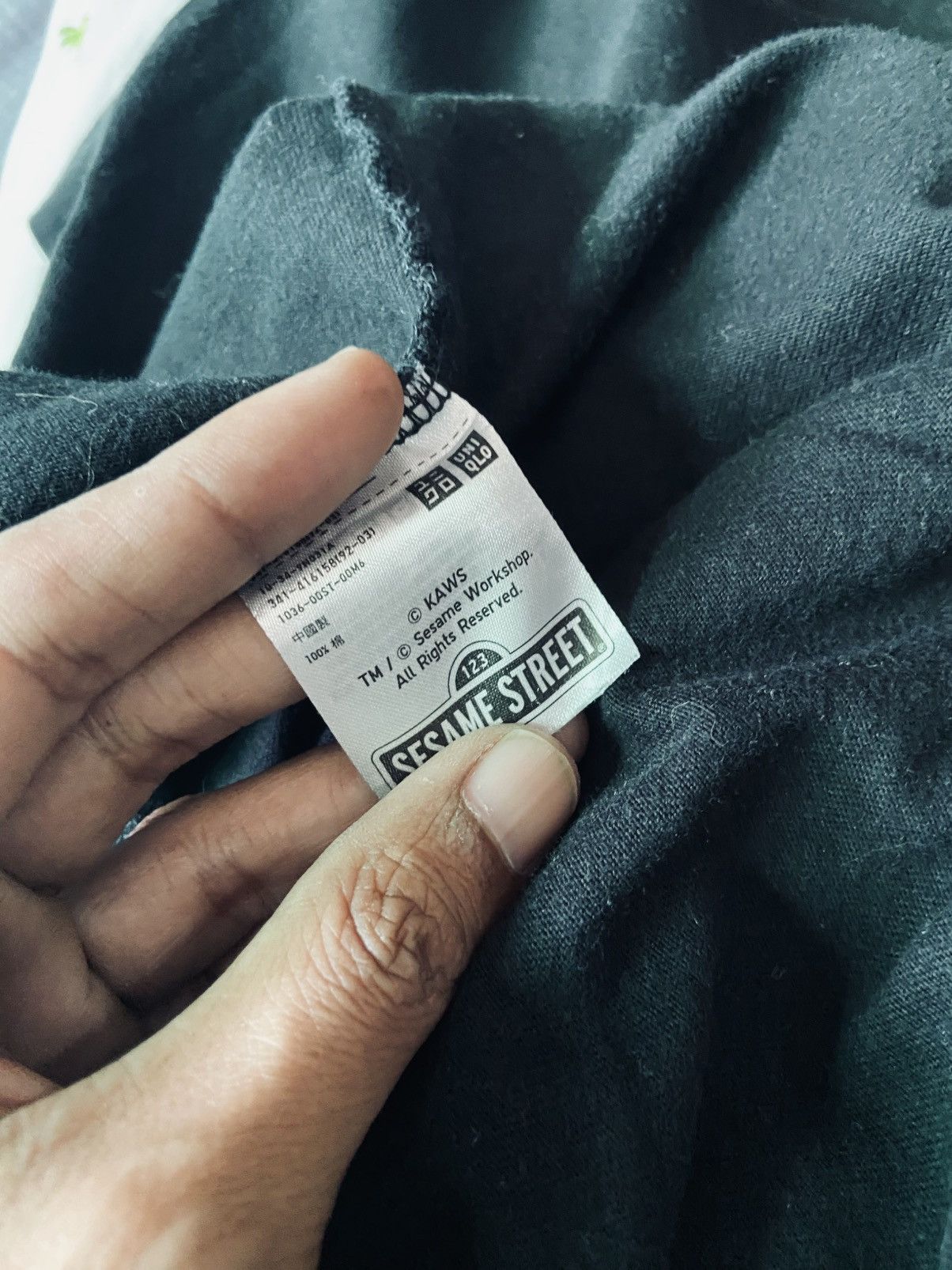 Kaws × Uniqlo KAWS X Sesame Street X Uniqlo Collab Shirt – Size US XS / EU 42 / 0 - 6 Thumbnail
