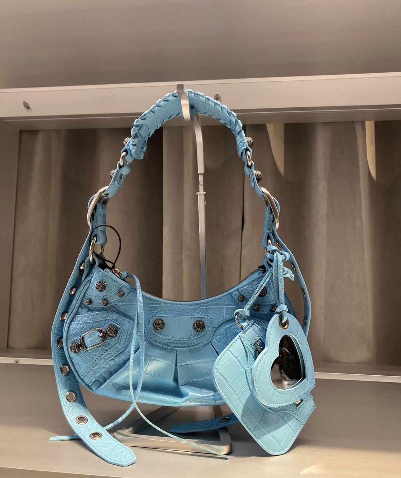 Balenciaga 🔥$2.8K VALUE🔥Balenciaga Cagole Croc Leather Shoulder Bag Size ONE SIZE - 1 Preview