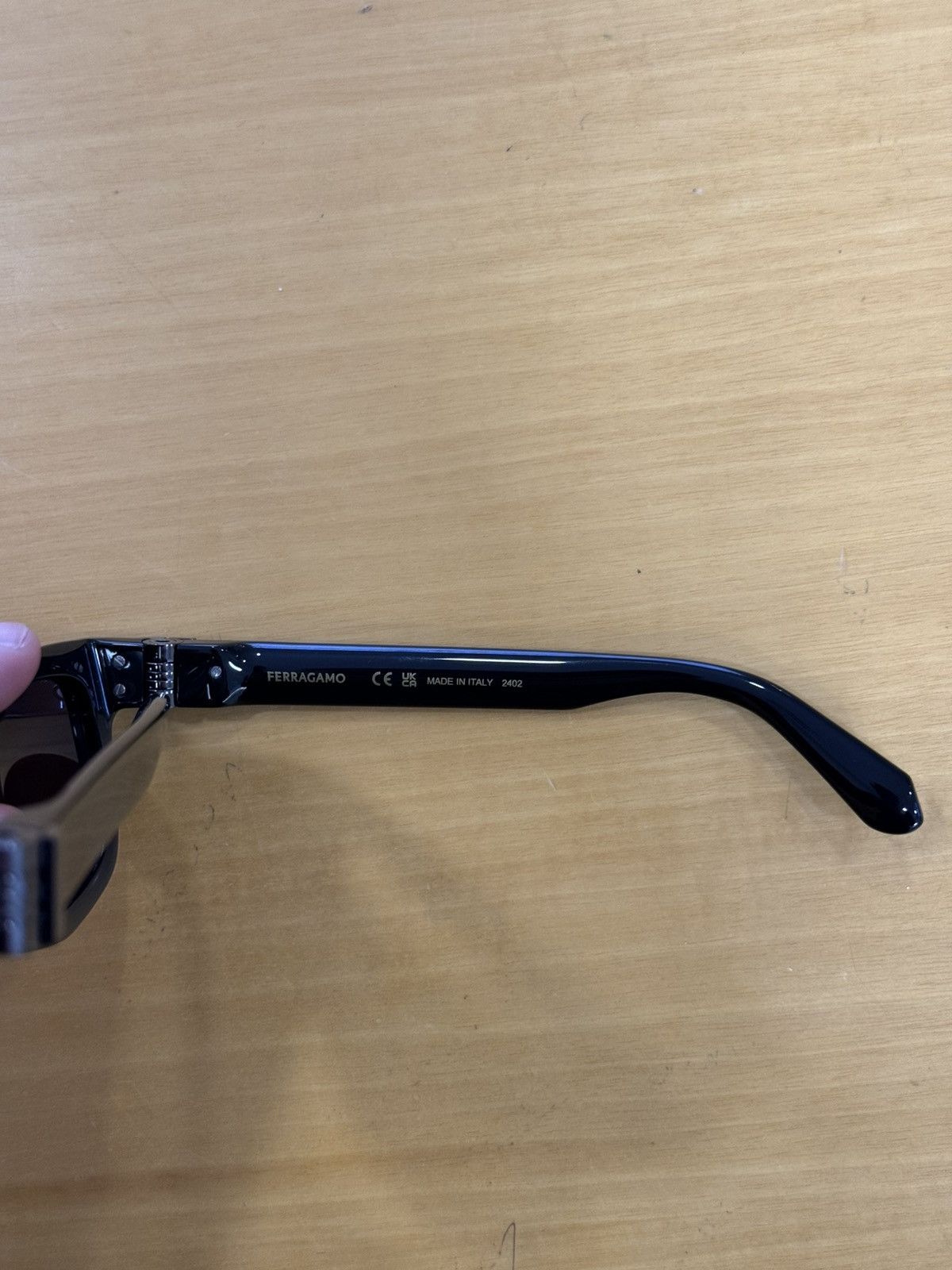 Salvatore Ferragamo Ferragamo Sunglasses SF2009S 001 Size ONE SIZE - 6 Thumbnail