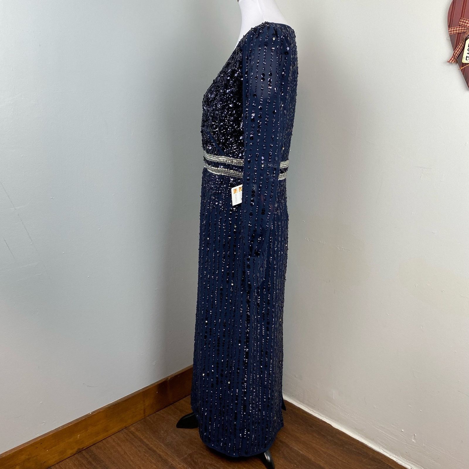 Mac Duggal Mac Duggal Midnight Sequined V Neck Bishop Sleeve Dress Sz 8 Size M / US 6-8 / IT 42-44 - 11 Thumbnail