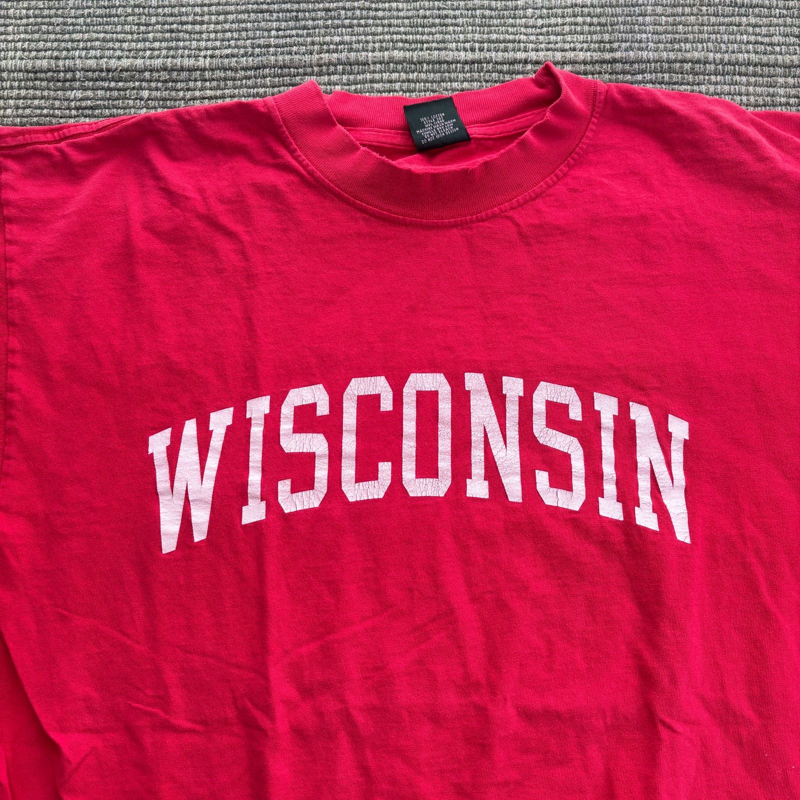 Vintage Vintage red Wisconsin distressed MV Sport tee shirt size XL Size US XL / EU 56 / 4 - 2 Thumbnail