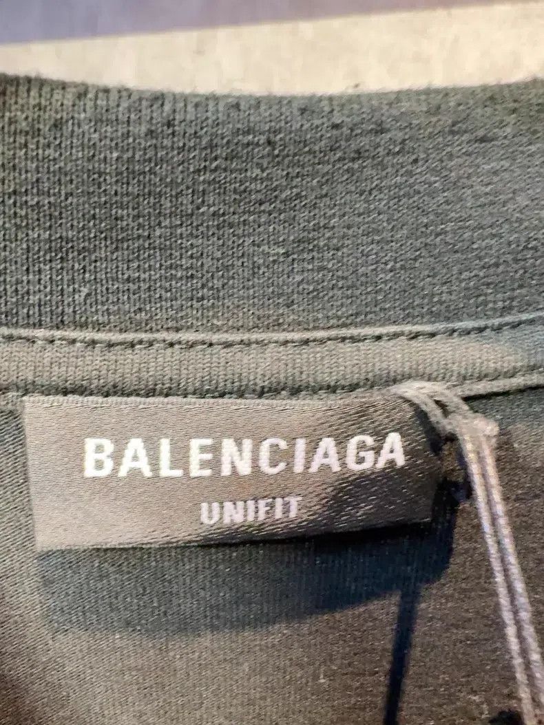 Balenciaga Balenciaga Short Sleeve T-Shirt Size US L / EU 52-54 / 3 - 3 Thumbnail