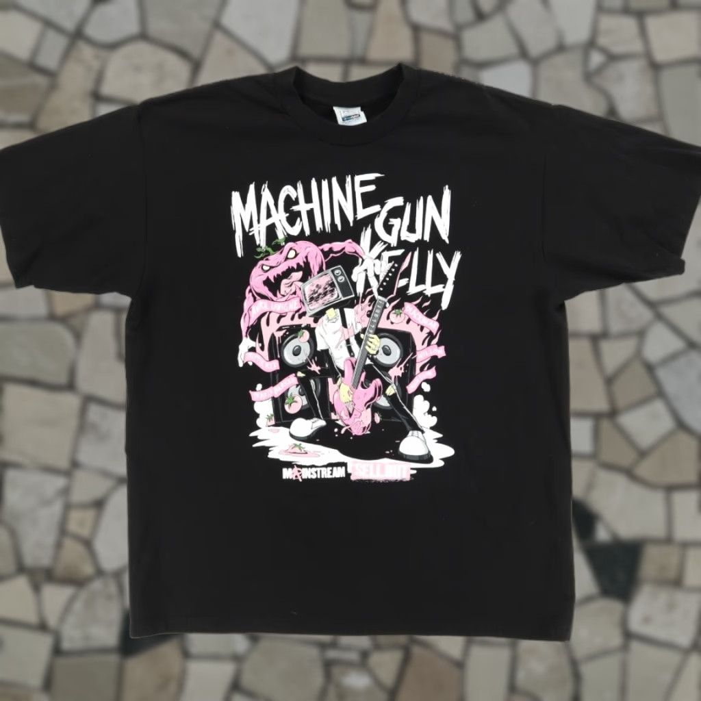 Vintage Machine Gun Kelly 2022 Tee Styled T-Shirt Black 2XL Mens Shirt Size US XXL / EU 58 / 5 - 1 Thumbnail