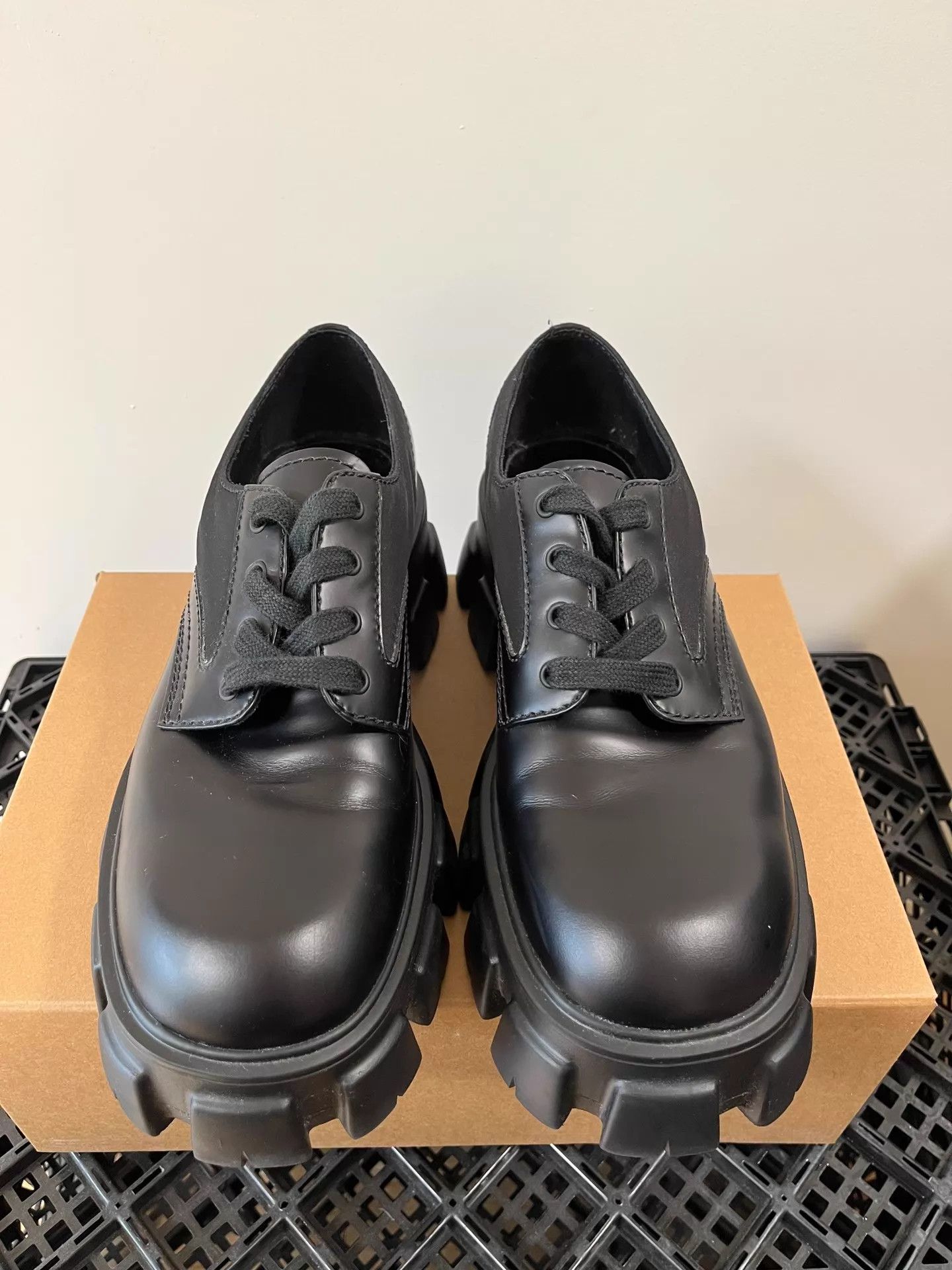 Prada Prada Monolith Zigzag Thick Tire Sole Derby Shoe 9 Size US 9 / EU 42 - 4 Thumbnail