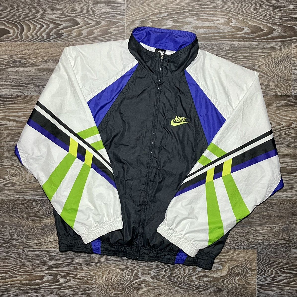 Nike Vintage 90s NIKE Geometry Nylon Oversized Track Jacket Size US L / EU 52-54 / 3 - 1 Thumbnail
