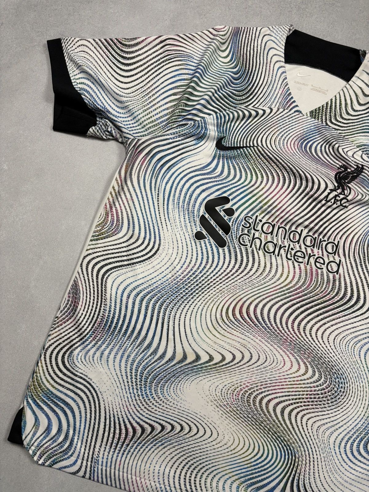 Nike Nike Liverpool 2022/23 Away Soccer Jersey Kit Psychedelic L Size US L / EU 52-54 / 3 - 3 Thumbnail
