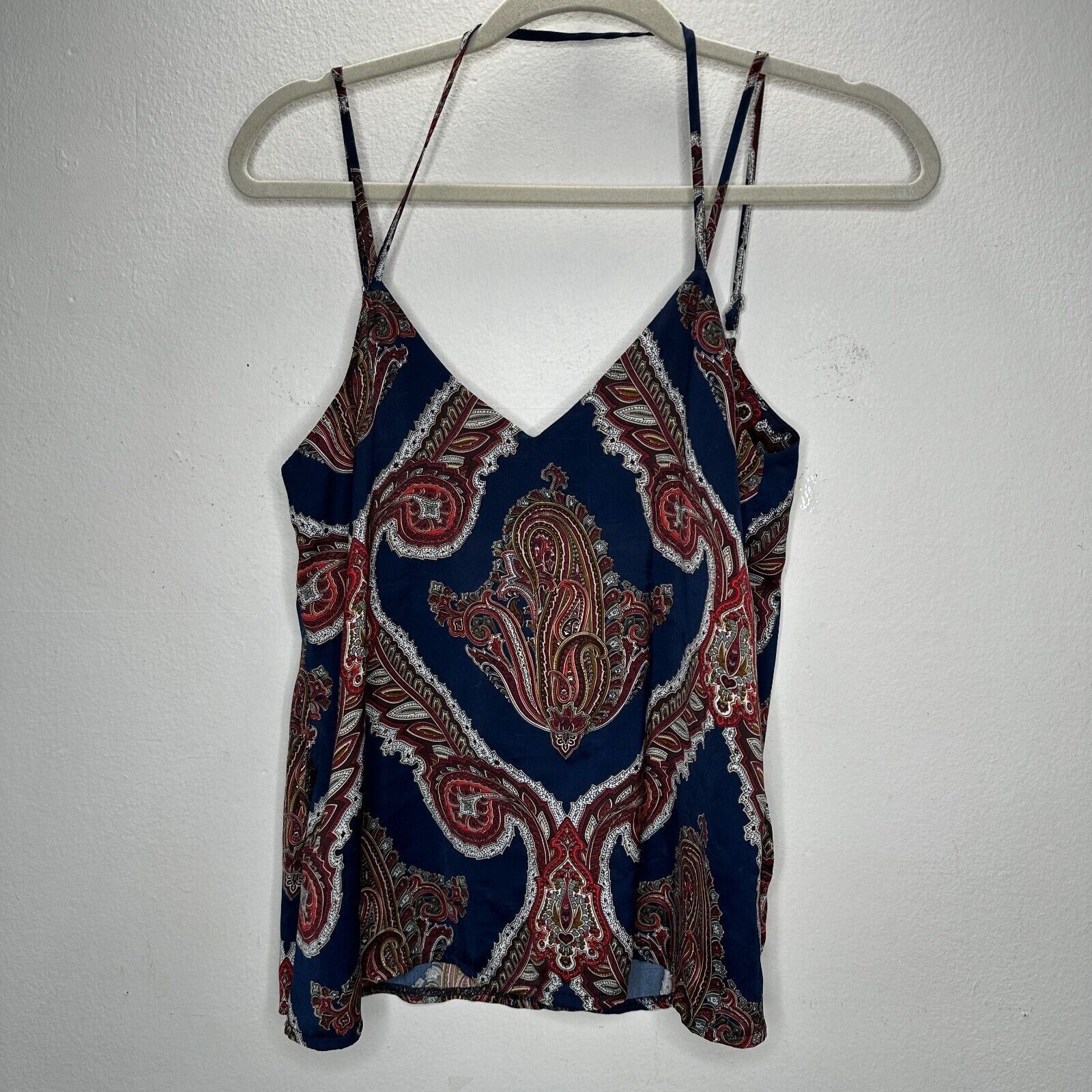 Other Missguided Blue Red Paisley VNeck Strappy VBack Blouse 6 Size M / US 6-8 / IT 42-44 - 1 Thumbnail