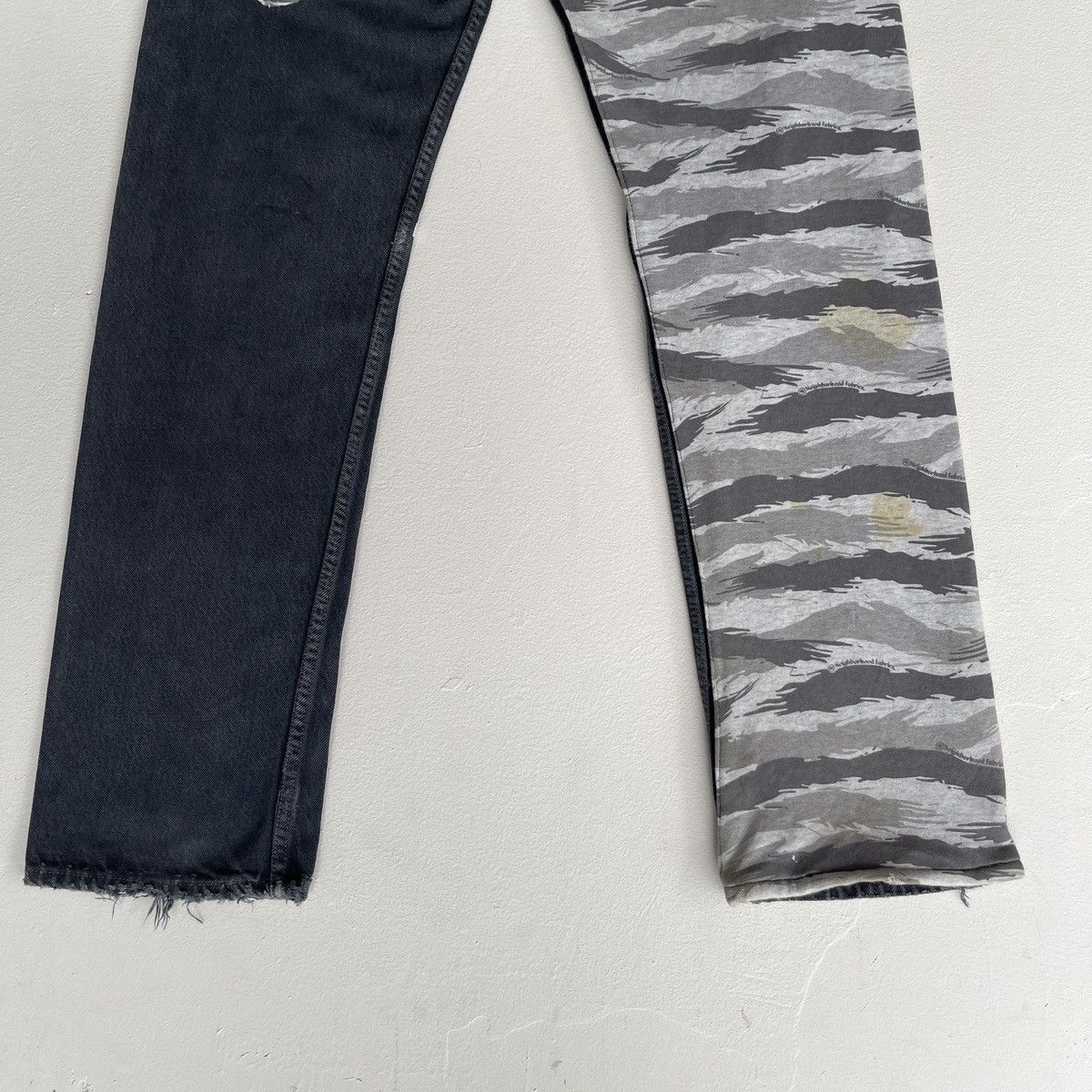 Levi's 90s Levi’s 501 Reworked Neighborhood Tiger Camo Mickey Denim Size US 34 / EU 50 - 9 Thumbnail