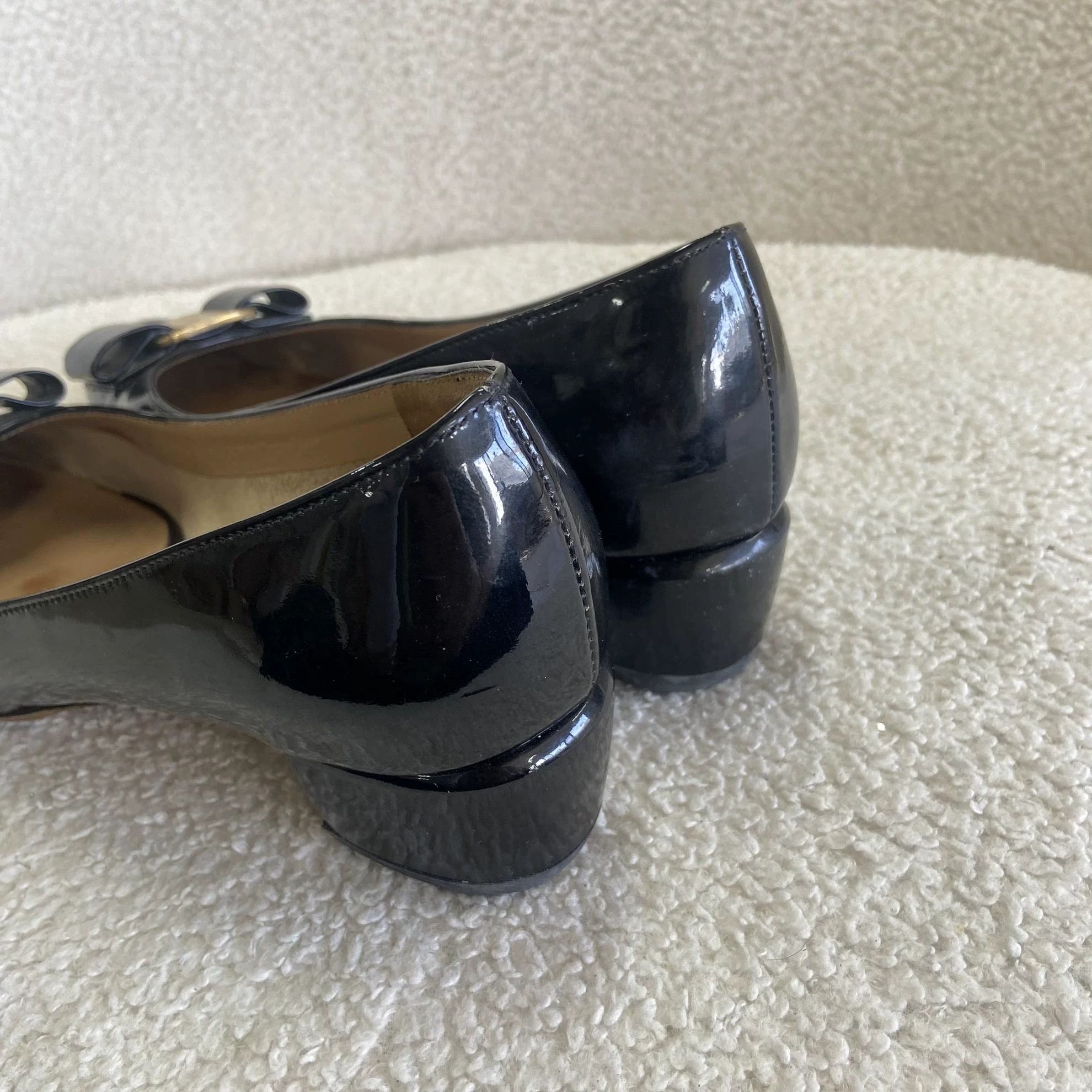 Salvatore Ferragamo Ferragamo Black Patent Leather Low-Heel Shoes 37 8014 Size US 6.5 / IT 36.5 - 6 Thumbnail