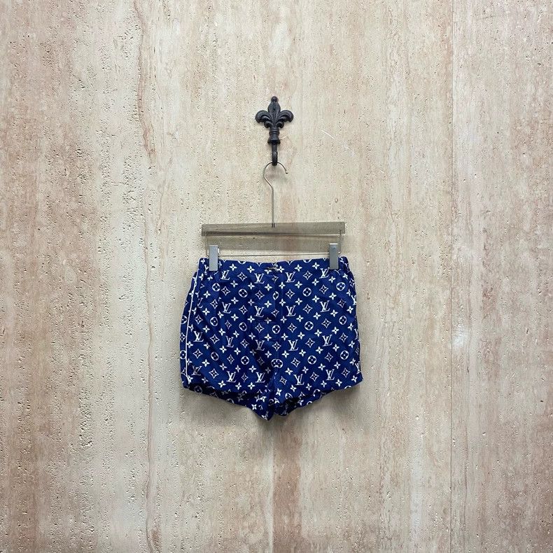Louis Vuitton Louis Vuitton Blue mulberry silk presbyopic printed shorts Size US 36 / EU 52 - 1 Thumbnail