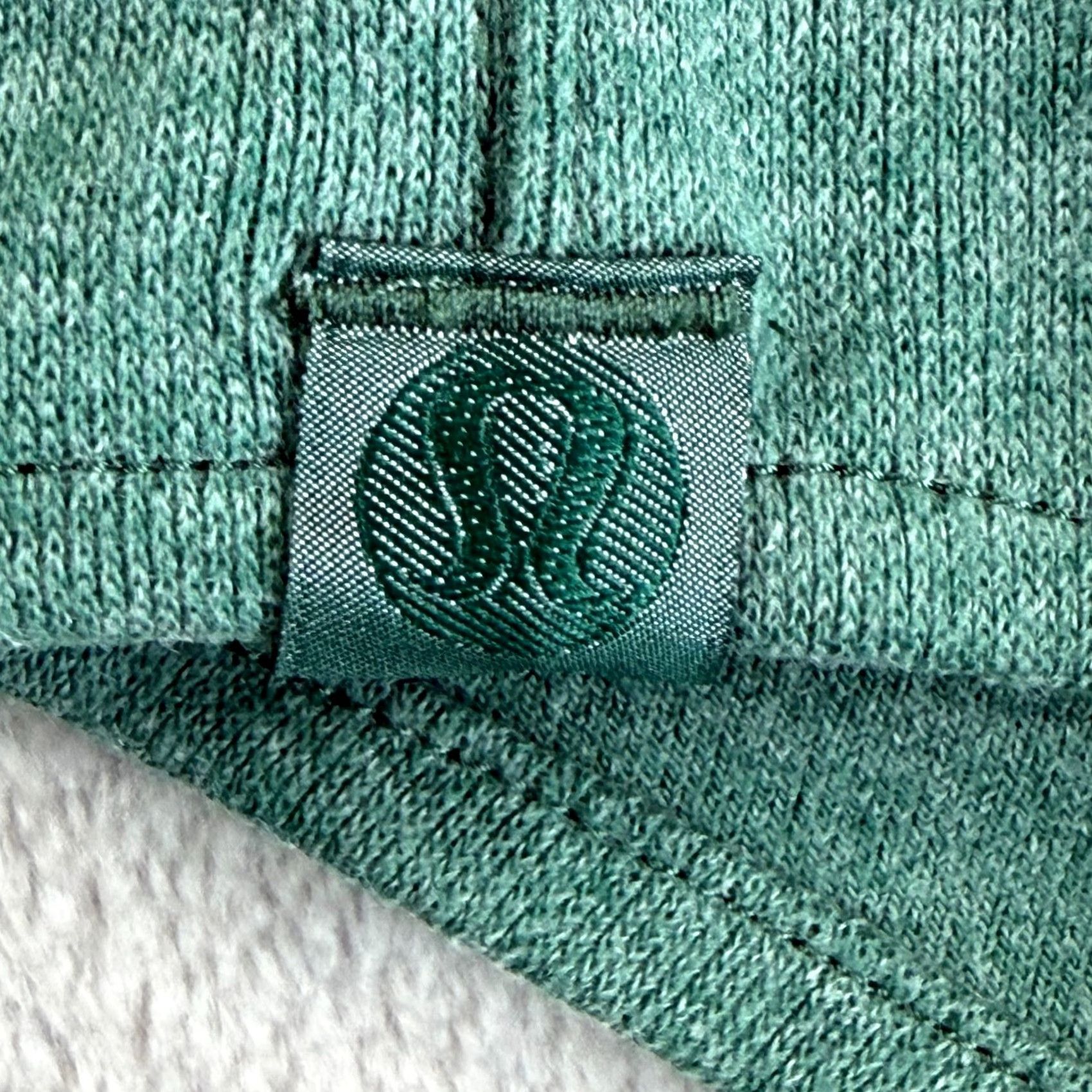 Lululemon Lululemon Button-Up Overshirt Men Small Green Plaid Knit Stretch Snap Collared Pocketed Vintage: No Relaxed Fit NWT Size US S / EU 44-46 / 1 - 5 Thumbnail