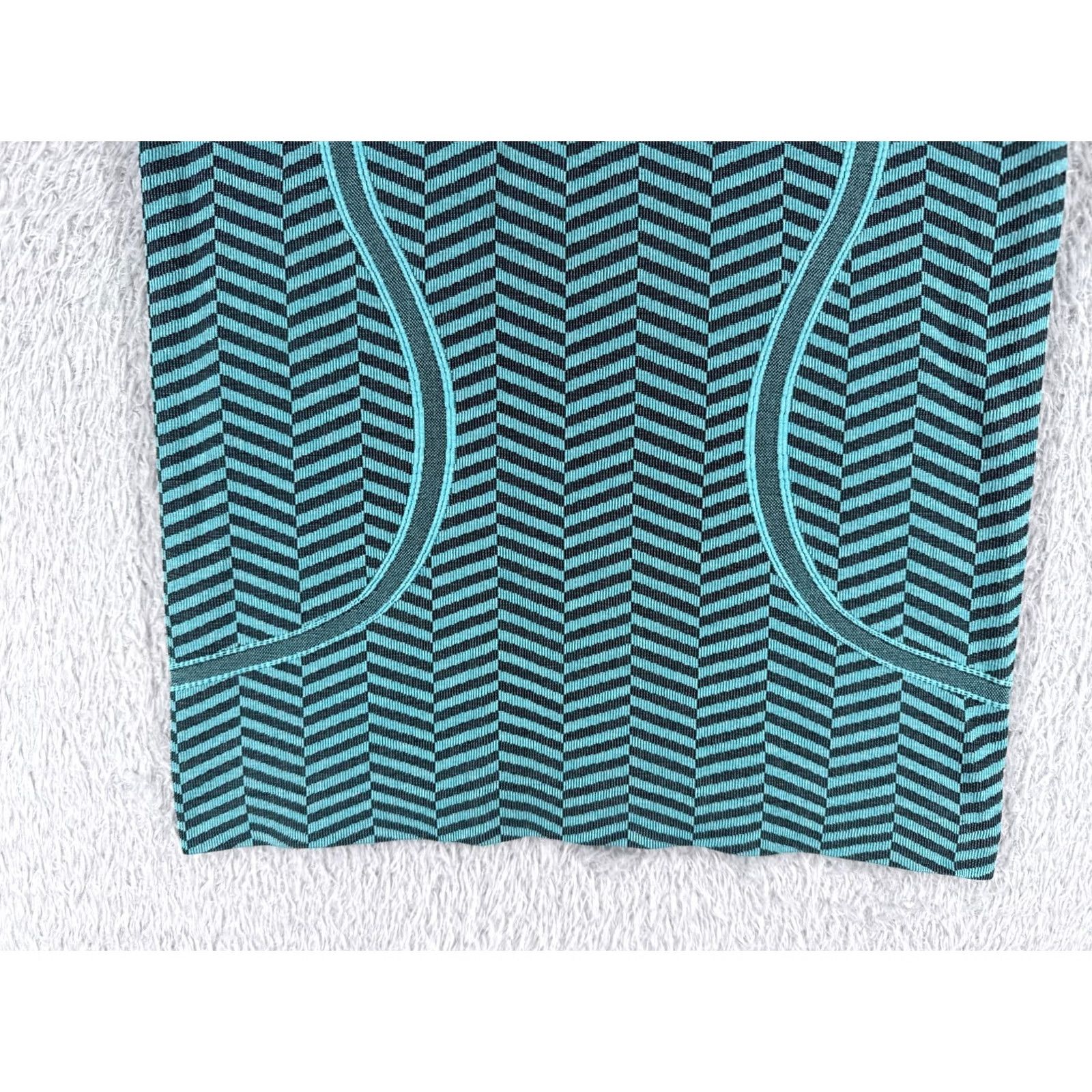 Lululemon Lululemon Shirt Women 6 Teal Black Chevron Swiftly Tech Tank Running Gym Size M / US 6-8 / IT 42-44 - 5 Thumbnail