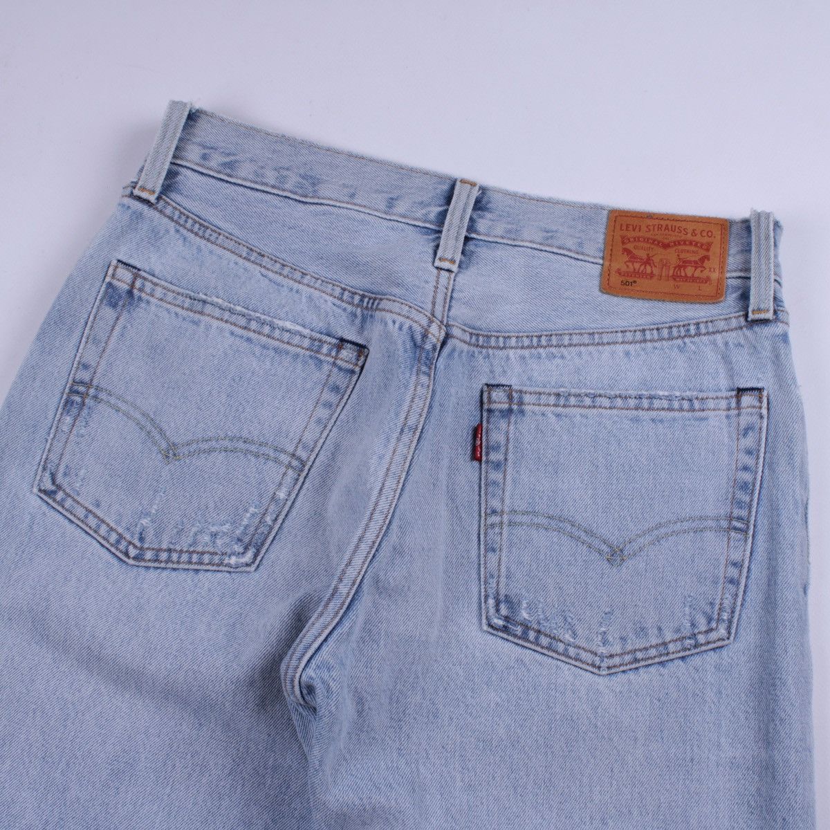 Levi's Women's Levi's 501 Selvedge Regular Straight Cropped Jeans Size 26" / US 2 / IT 38 - 14 Thumbnail