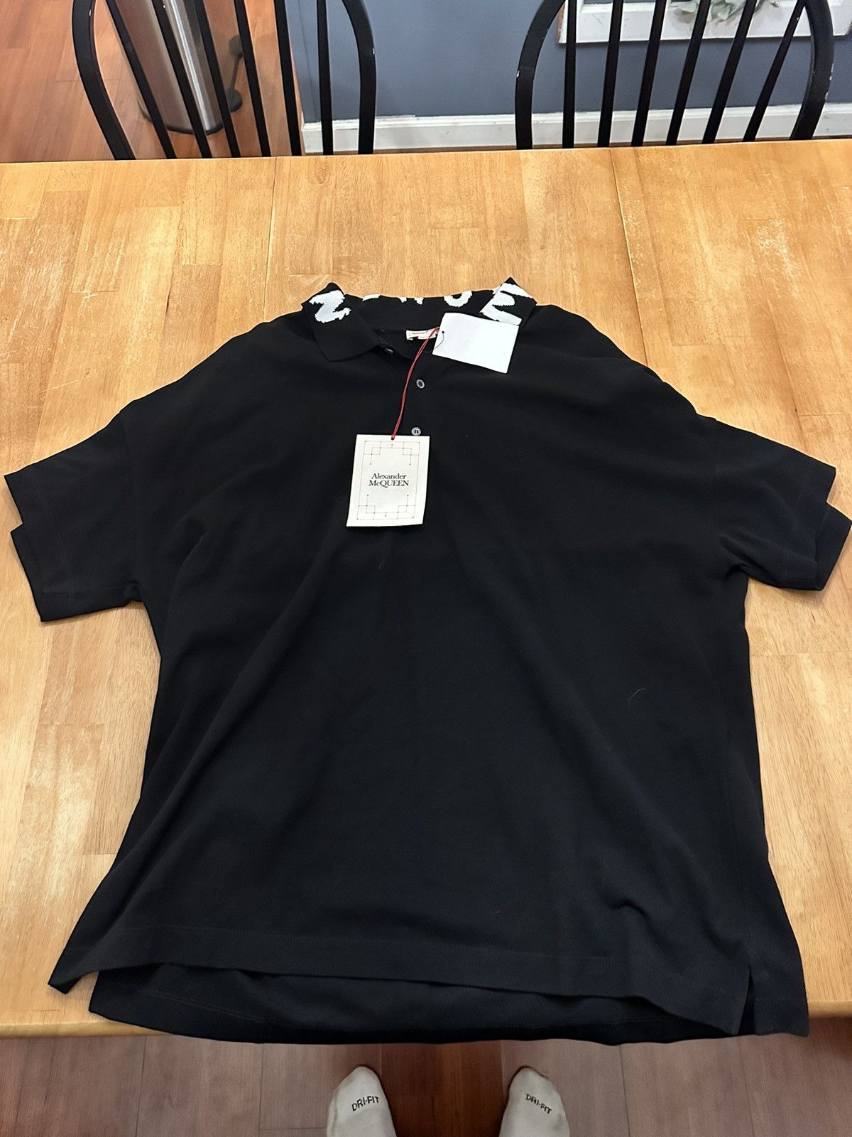 Alexander McQueen ALEXANDER MCQUEEN GRAFFITI COLLAR LOGO OVERSIZED POLO Size US XL / EU 56 / 4 - 1 Thumbnail