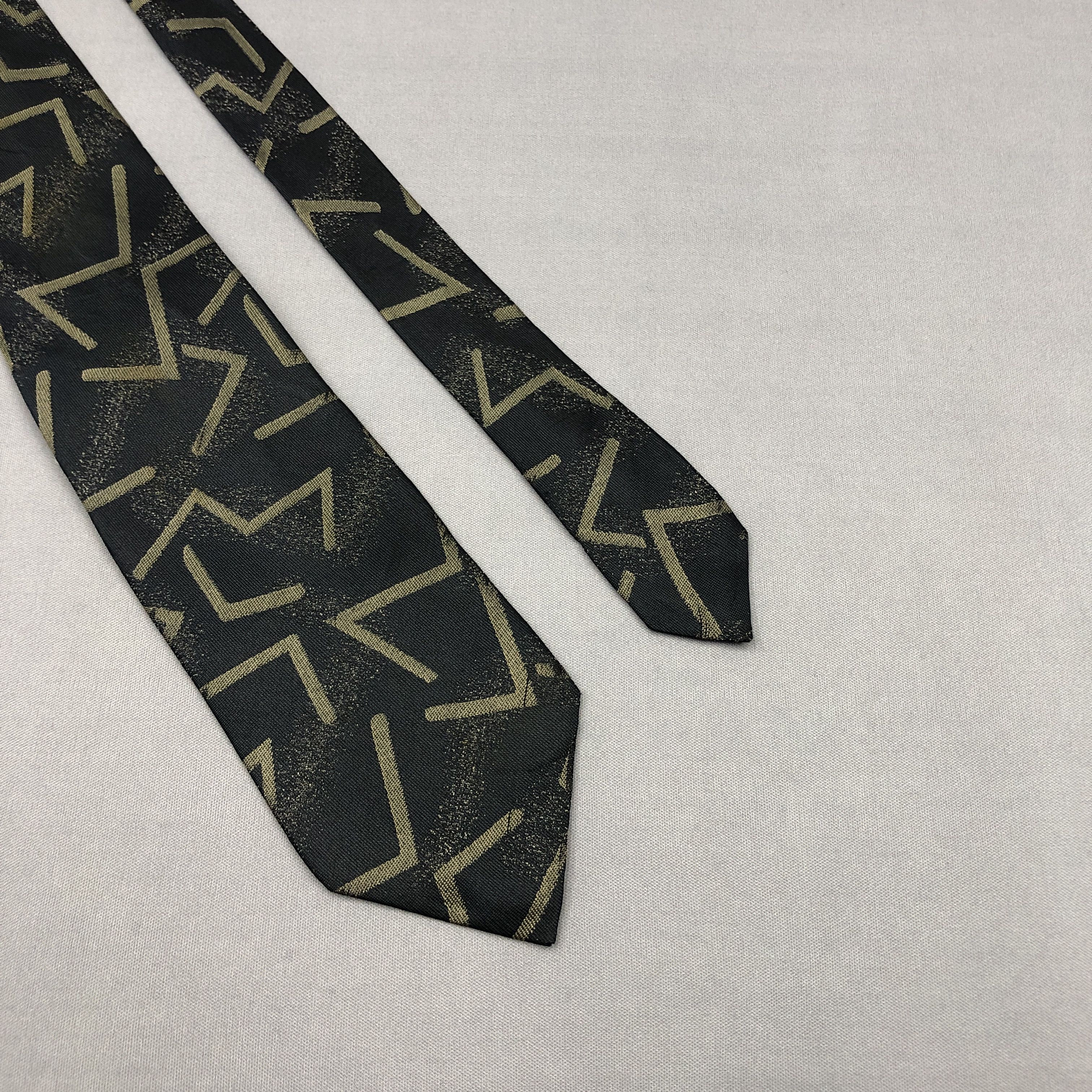Issey Miyake Vintage Issey Miyake SILK Necktie Cravate Pure Silk Neck Tie Size ONE SIZE - 1 Thumbnail