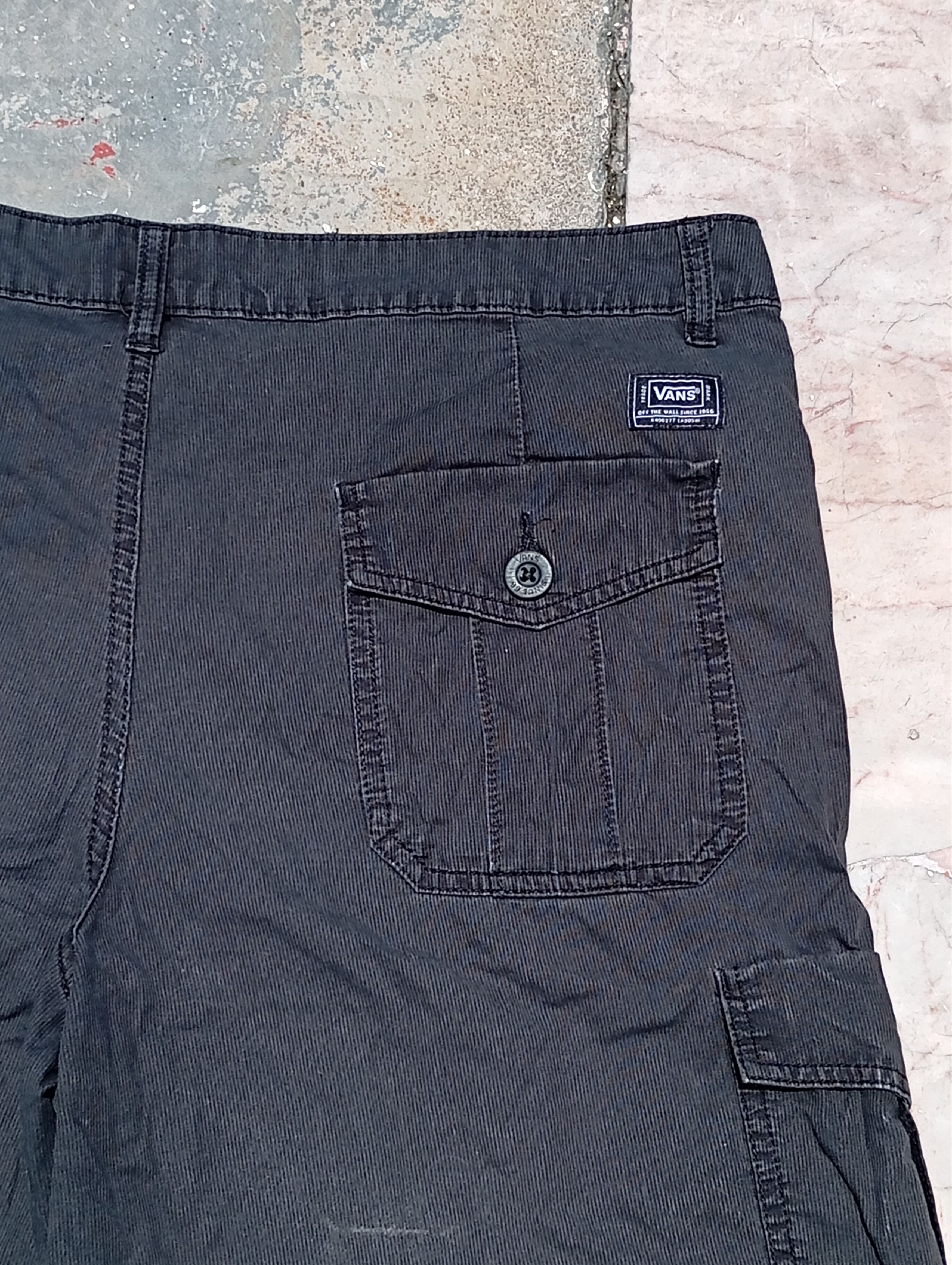 Vans Vans of the wall beautiful shorts Size US 38 / EU 54 - 8 Thumbnail