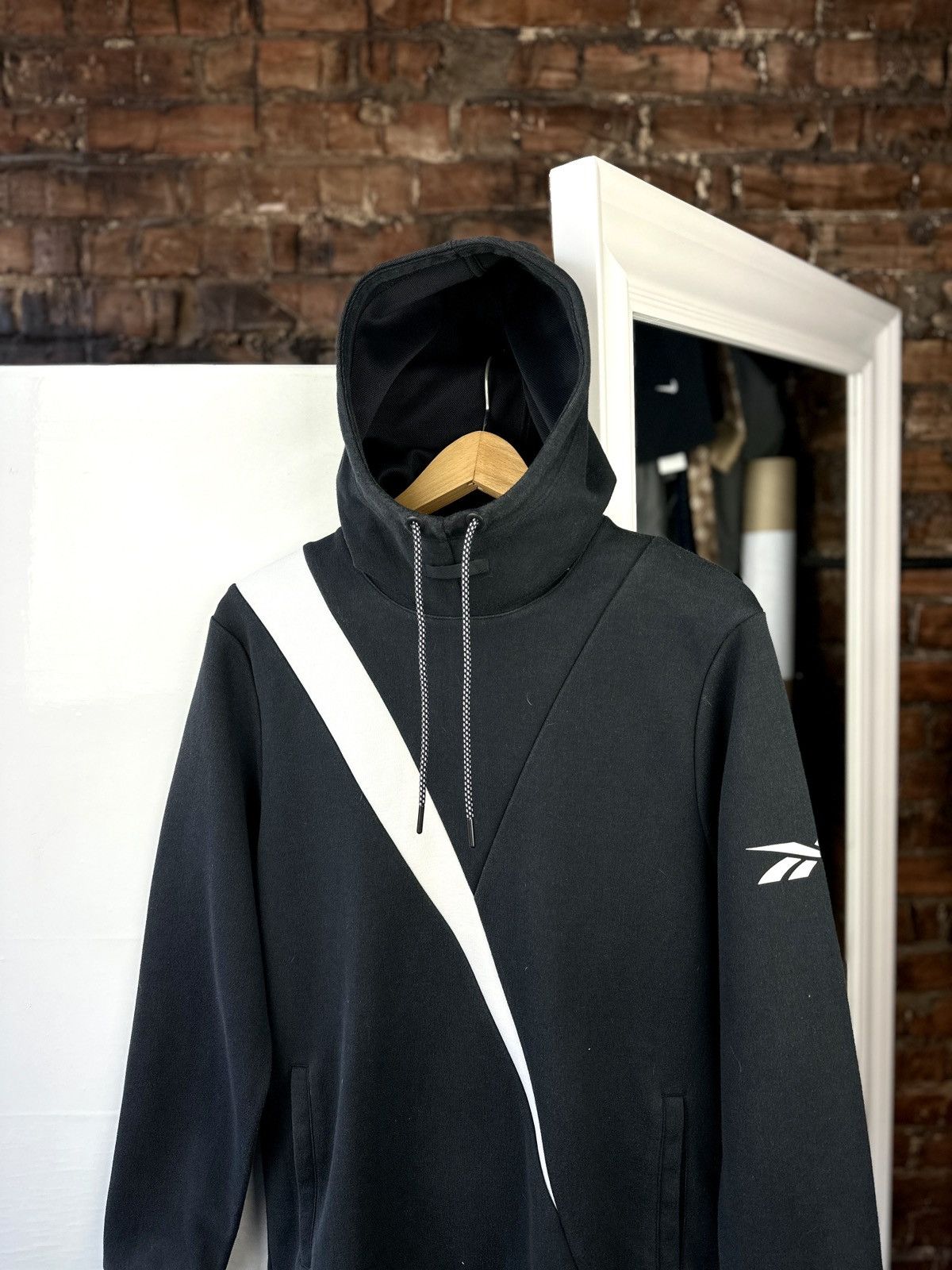 Reebok Men’s Hoodie Reebok Black Size: M Size US M / EU 48-50 / 2 - 2 Thumbnail