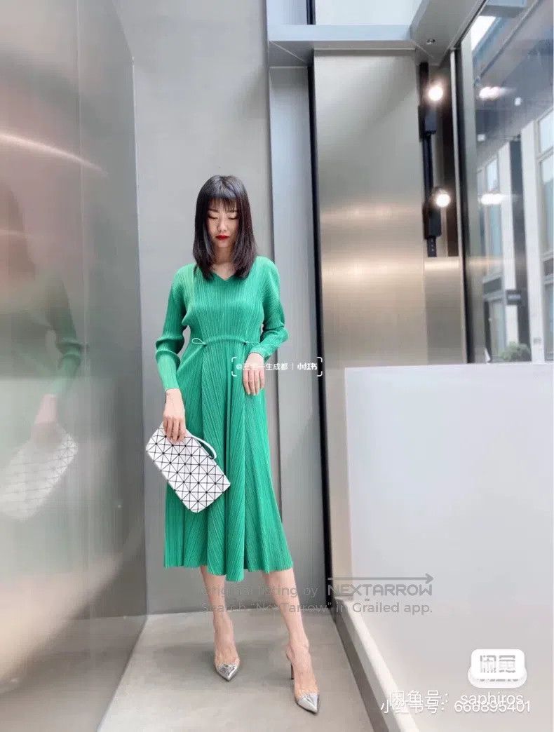 Issey Miyake Issey Miyake Irregular Flared Emerald Green Dress Size L / US 10 / IT 46 - 1 Thumbnail