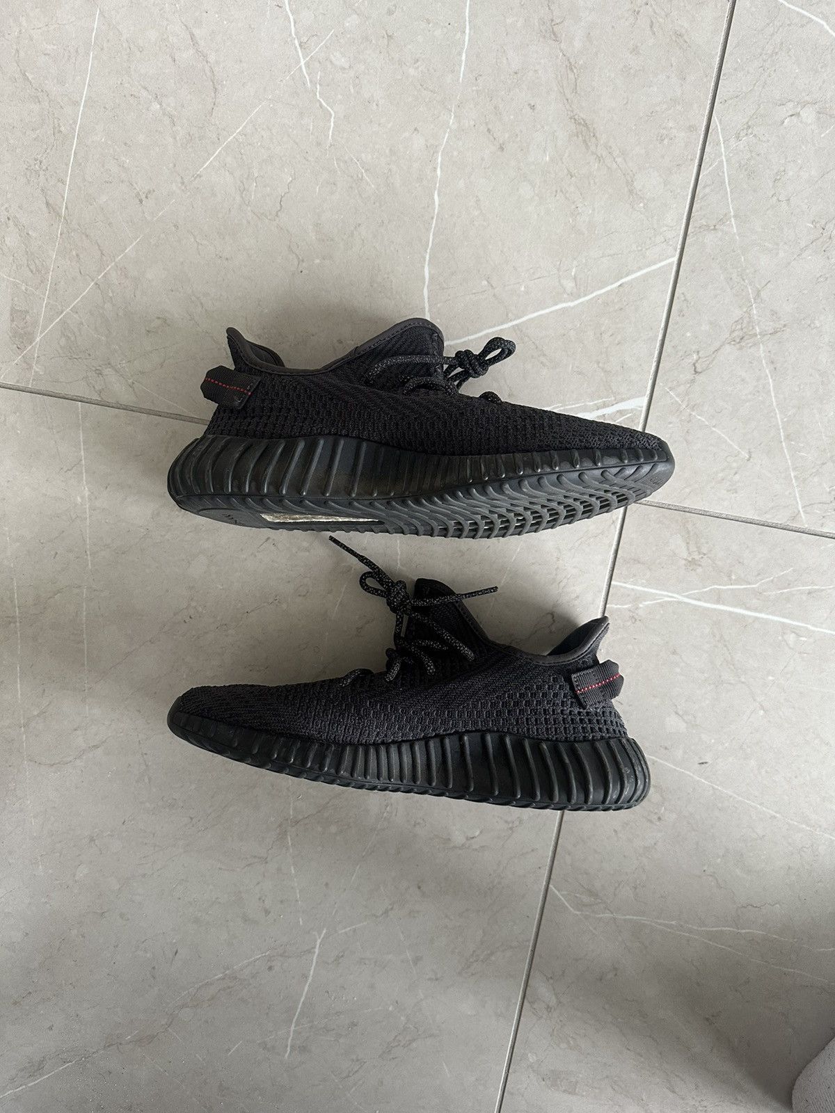Yeezy Yeezy Boost 350 V2 - Black Size US 11 / EU 44 - 2 Thumbnail