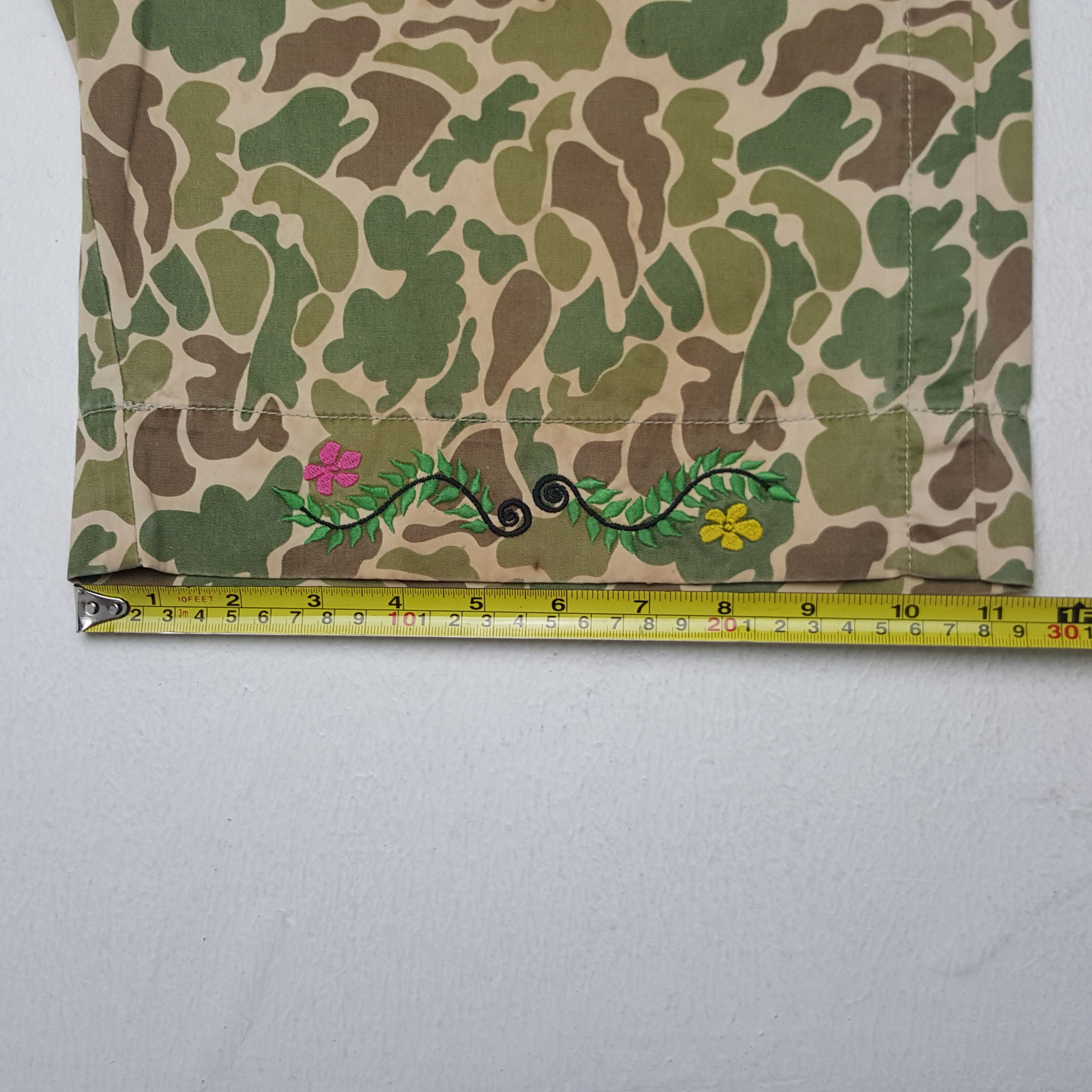 Stussy × Vintage Vintage Stussy Streetwear Style Camo Shorts Pants Size US 32 / EU 48 - 12 Thumbnail