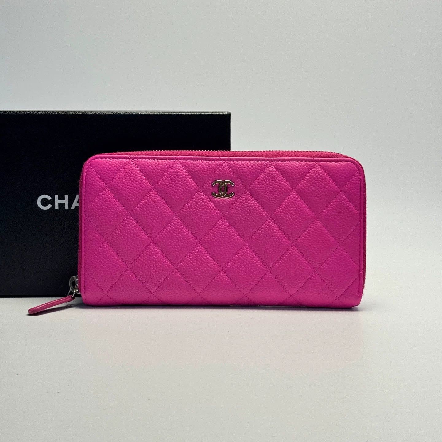Chanel Pre-loved Bag Very good condition Size ONE SIZE - 1 Thumbnail