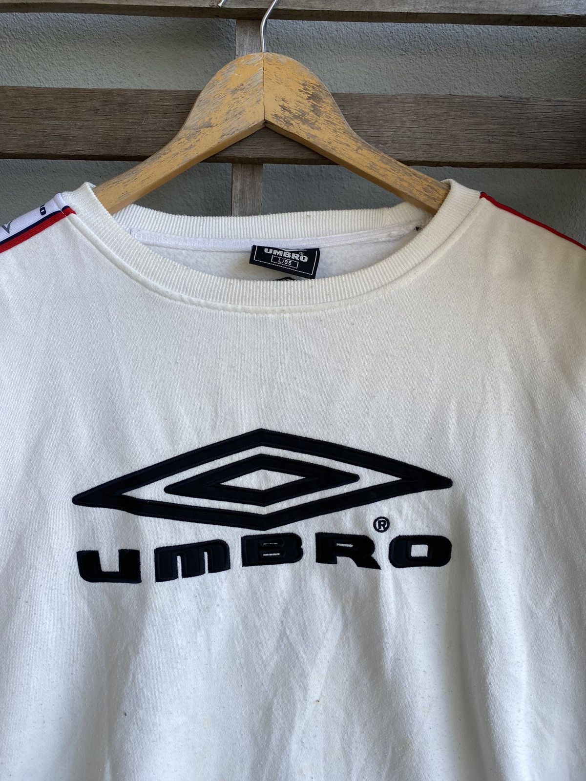 Umbro Vintage Umbro Logo Crewneck Sweatshirt Size US L / EU 52-54 / 3 - 4 Thumbnail