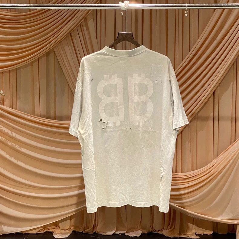 Balenciaga Balenciaga Bitcoin mud dyeing to make old damaged short sl Size US M / EU 48-50 / 2 - 2 Thumbnail