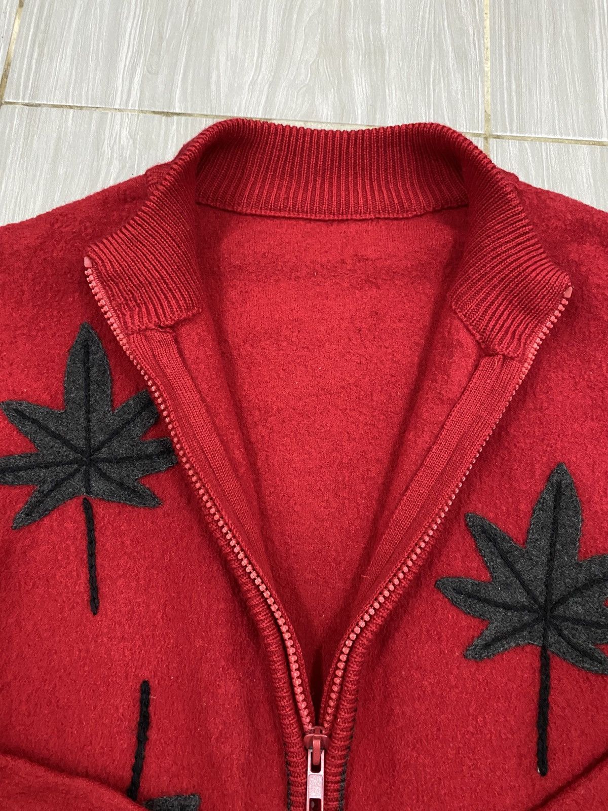 Vintage Vintage Red Wool FullZip Cardigan Black Maple Leaf Appliqués Size US M / EU 48-50 / 2 - 3 Thumbnail