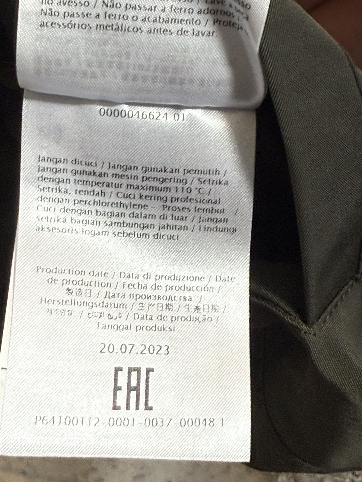 Valentino Valentino shirt with Valentino V Size US L / EU 52-54 / 3 - 11 Thumbnail