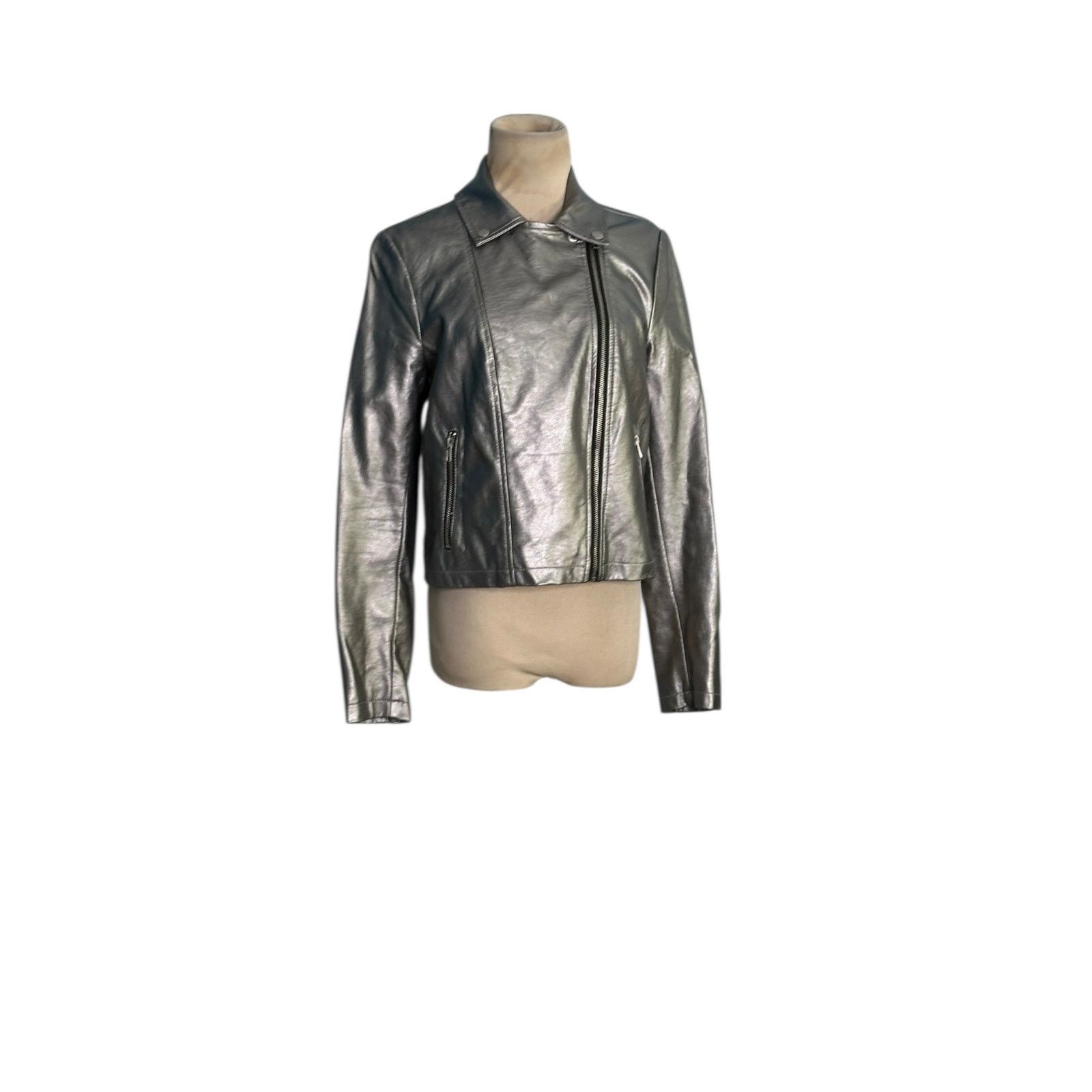 Forever 21 Forever 21 silver vegan leather moto jacket size Medium Size M / US 6-8 / IT 42-44 - 13 Thumbnail