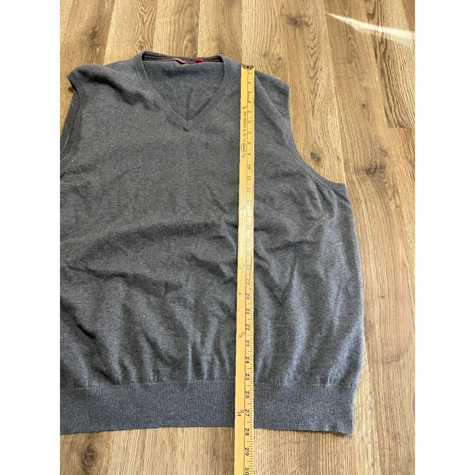 Izod IZOD Vest, Men's Sweater, Gray, Pullover, Sleeveless, V-Neck, Size M, Casual, Regular Fit, IZOD, Men’s, Vest, Gray, Sweater Size US M / EU 48-50 / 2 - 4 Thumbnail