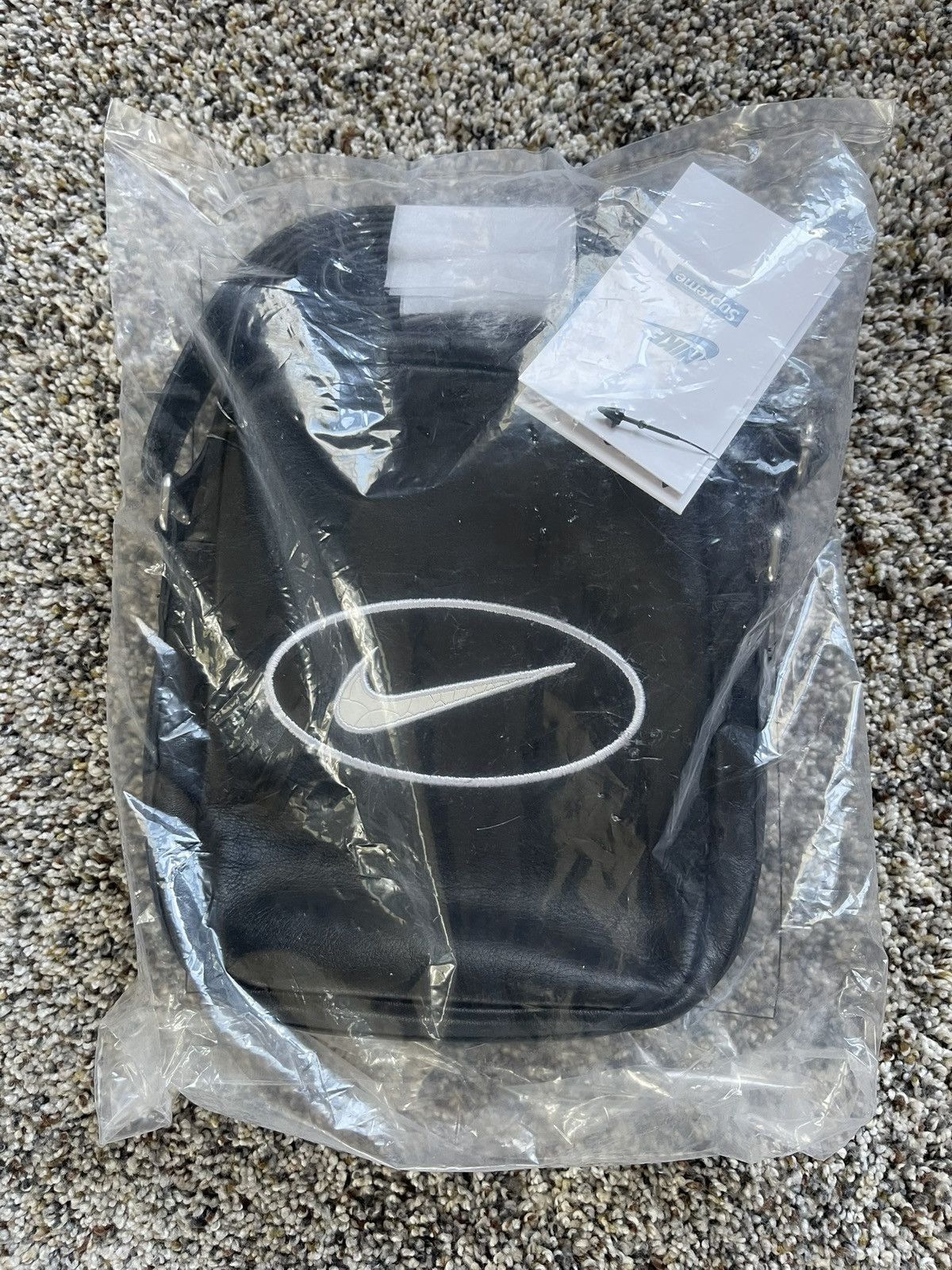 Nike × Supreme Supreme / Nike Leather Shoulder Bag - NEW Size ONE SIZE - 5 Thumbnail