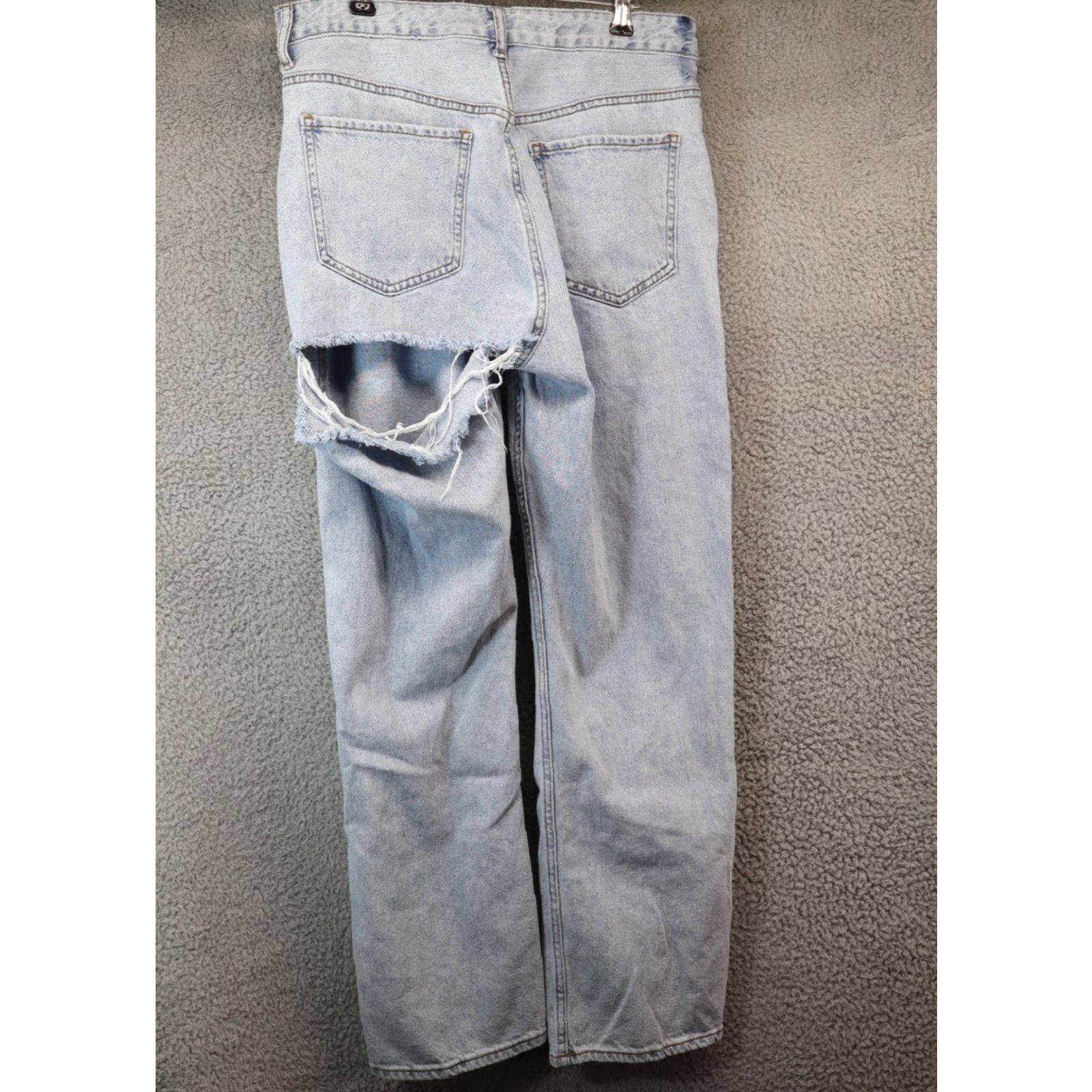 Vintage Song Timeless Jeans Women’s Size 11/30 Light Wash Destroyed Size 32" / US 10 / IT 46 - 4 Thumbnail